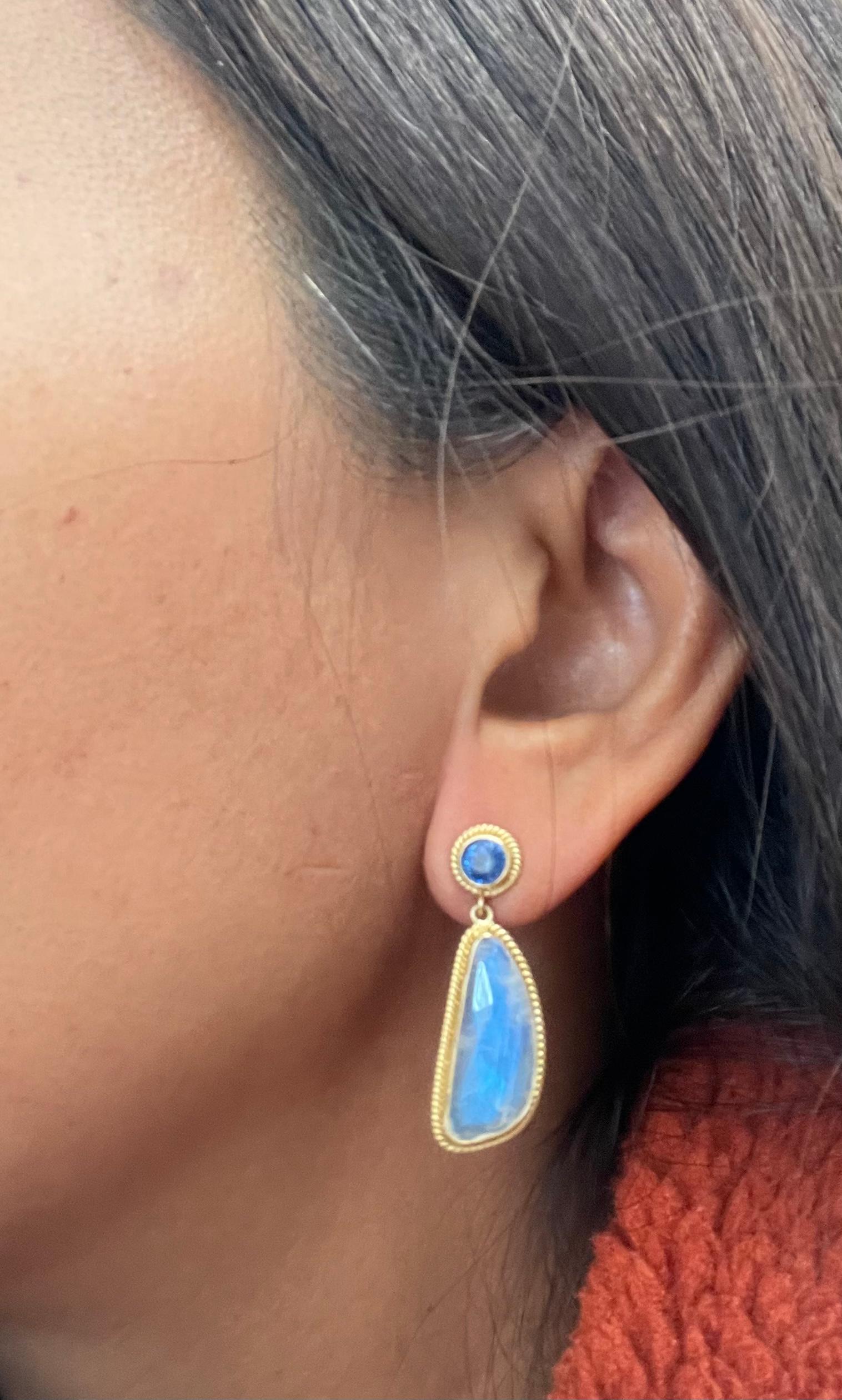 Steven Battelle 13.7 Carats Rainbow Moonstone Kyanite 18K Gold Post Earrings For Sale 5
