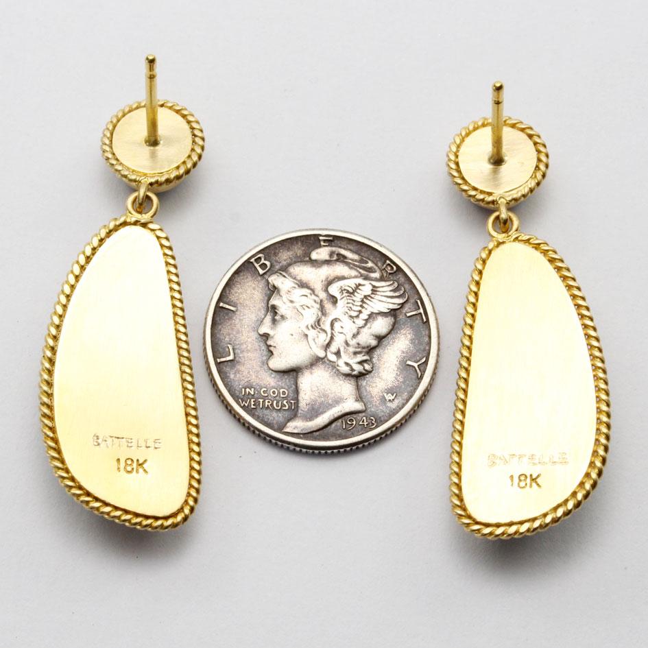 Steven Battelle 13.7 Carats Rainbow Moonstone Kyanite 18K Gold Post Earrings In New Condition For Sale In Soquel, CA