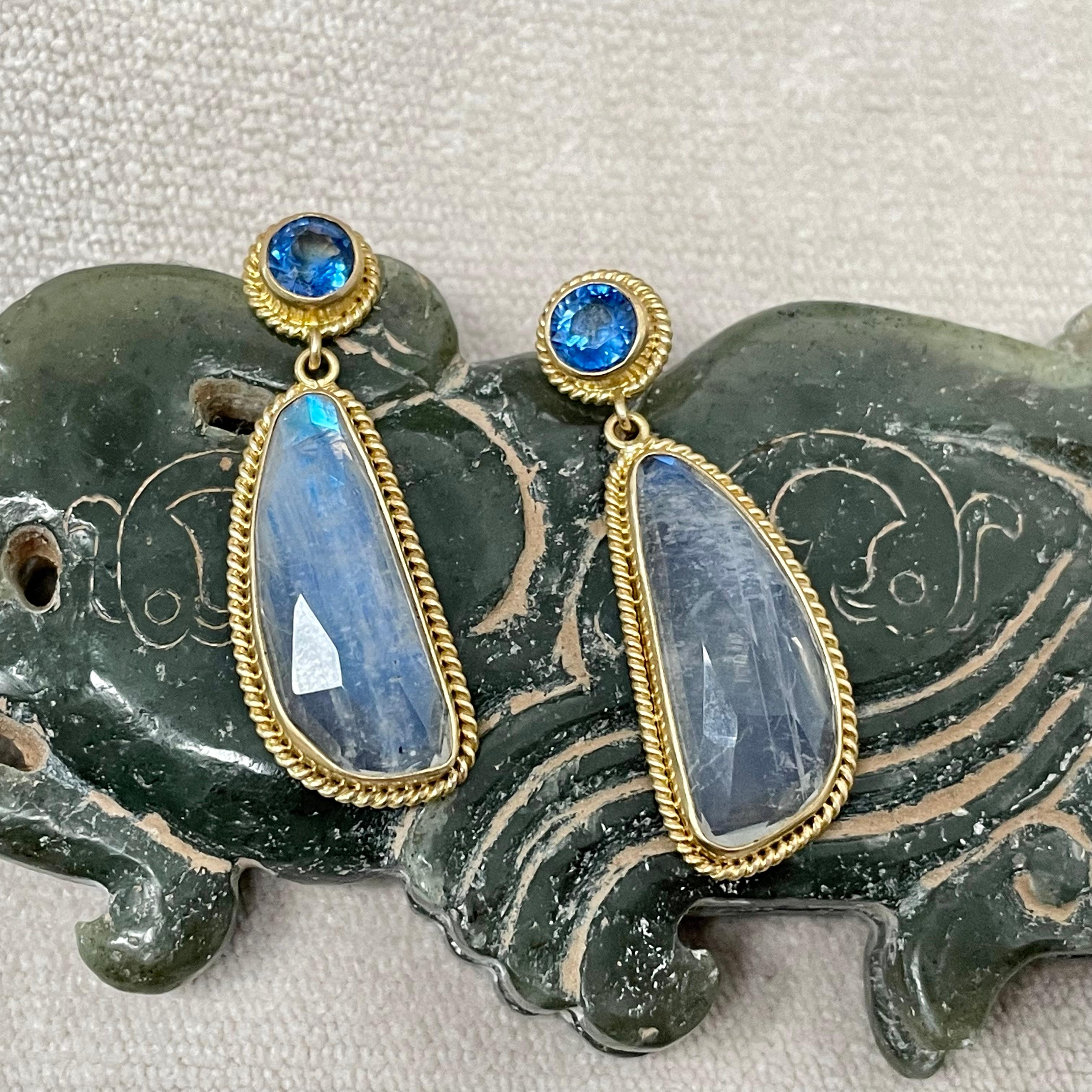 Steven Battelle 13.7 Carats Rainbow Moonstone Kyanite 18K Gold Post Earrings For Sale 1