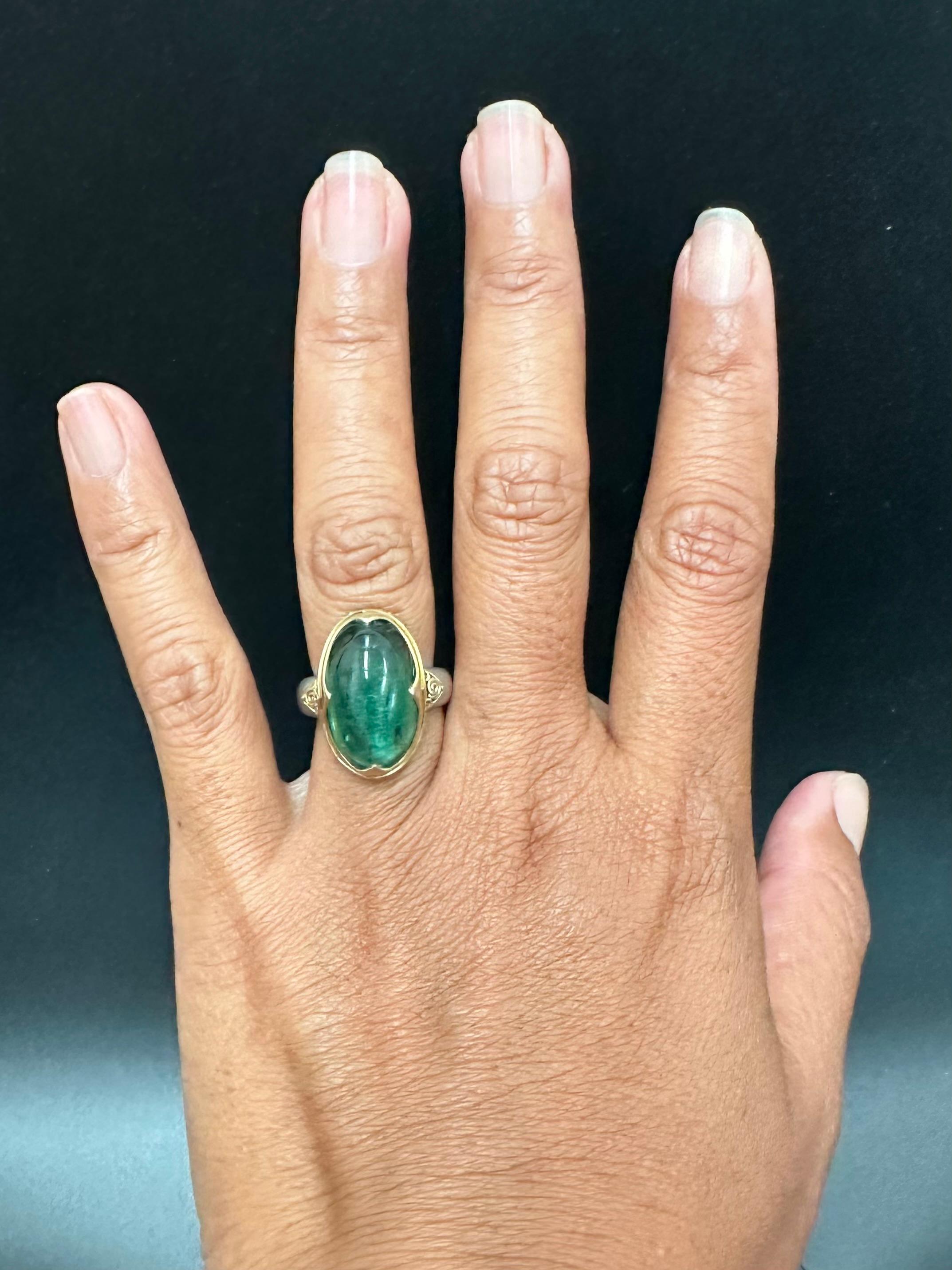 Steven Battelle, bague en or 18 carats avec tourmaline verte cabochon de 13,9 carats en vente 4