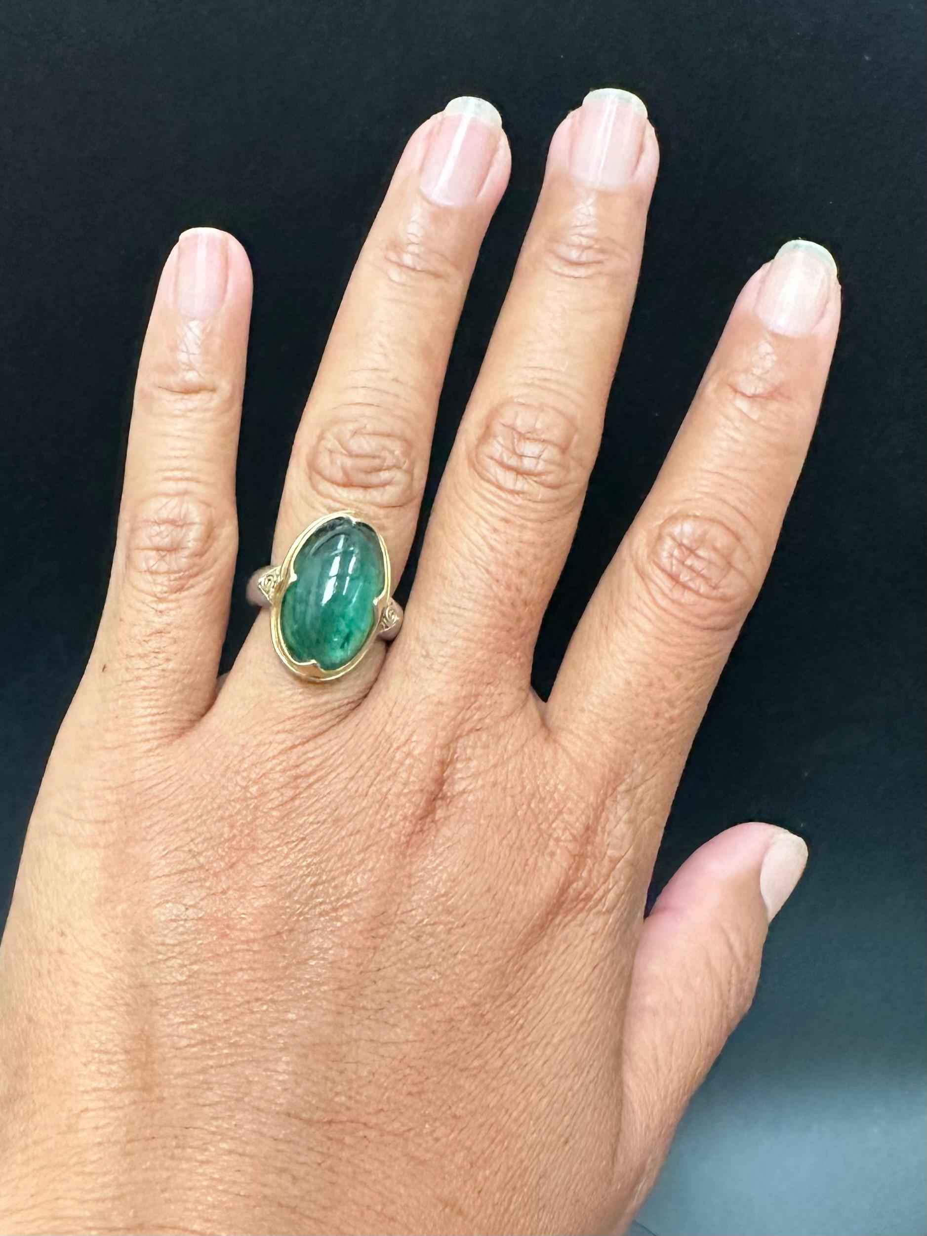 Steven Battelle, bague en or 18 carats avec tourmaline verte cabochon de 13,9 carats en vente 2