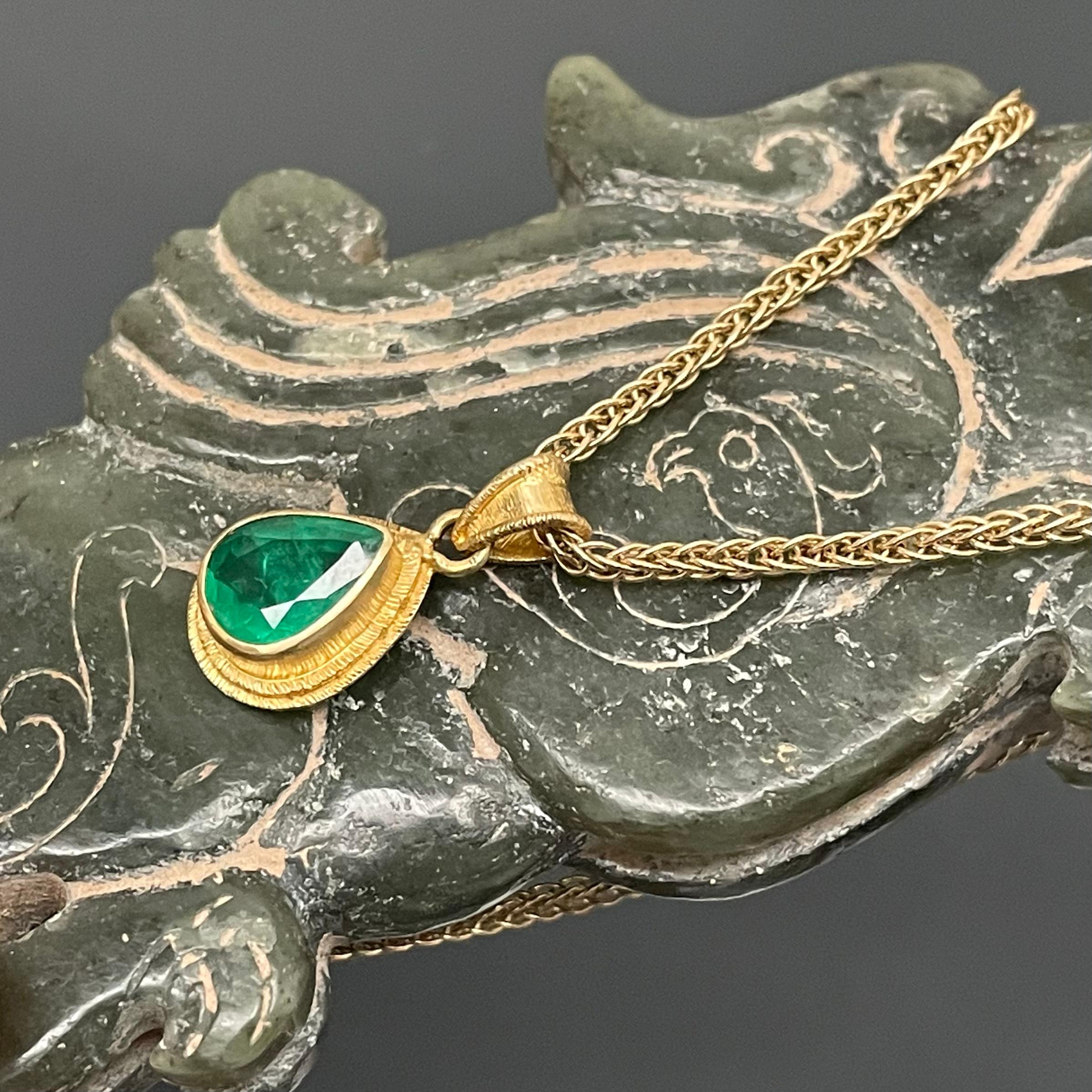 Steven Battelle 1.4 Carats Emerald 18K Gold Pendant In New Condition For Sale In Soquel, CA