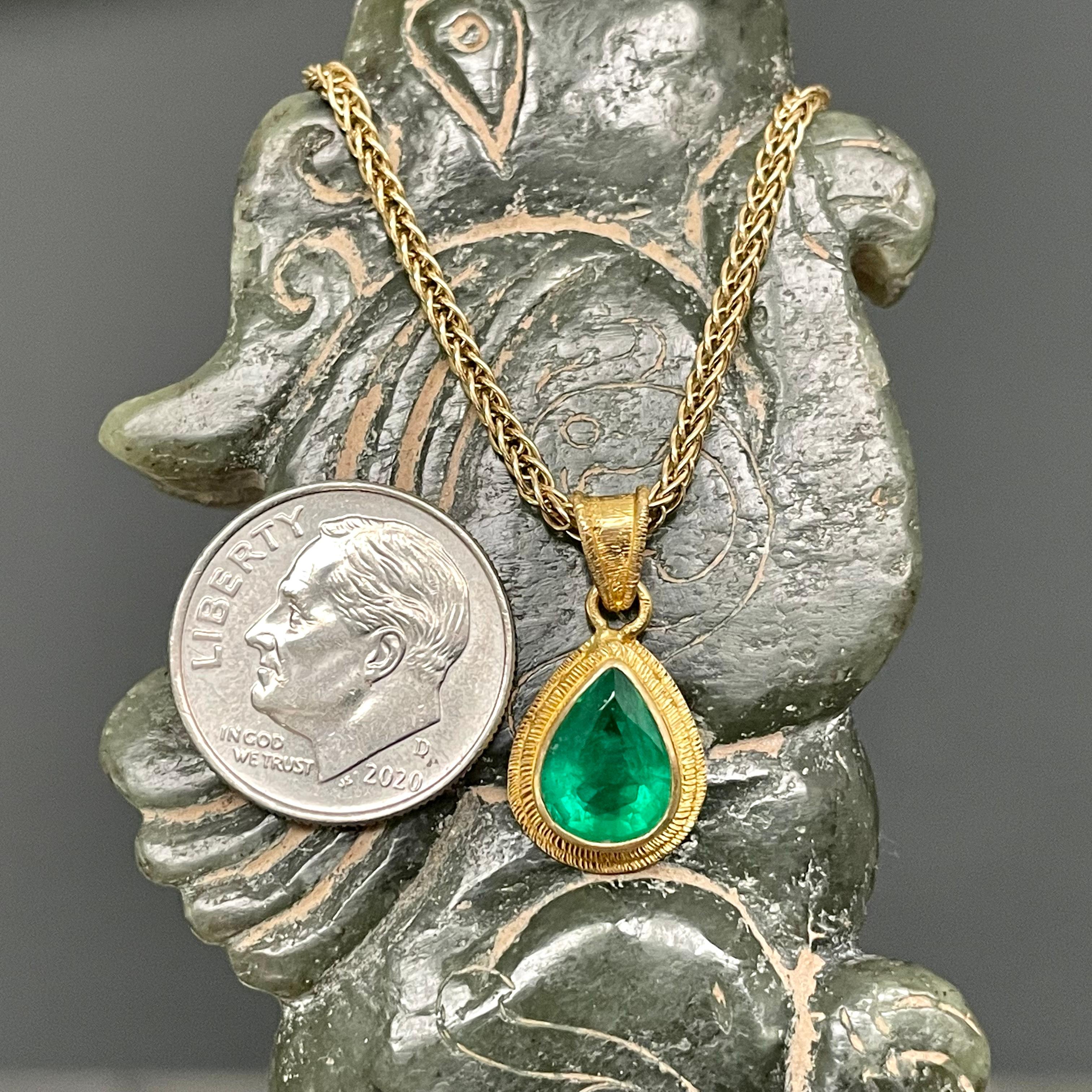 Women's Steven Battelle 1.4 Carats Emerald 18K Gold Pendant For Sale