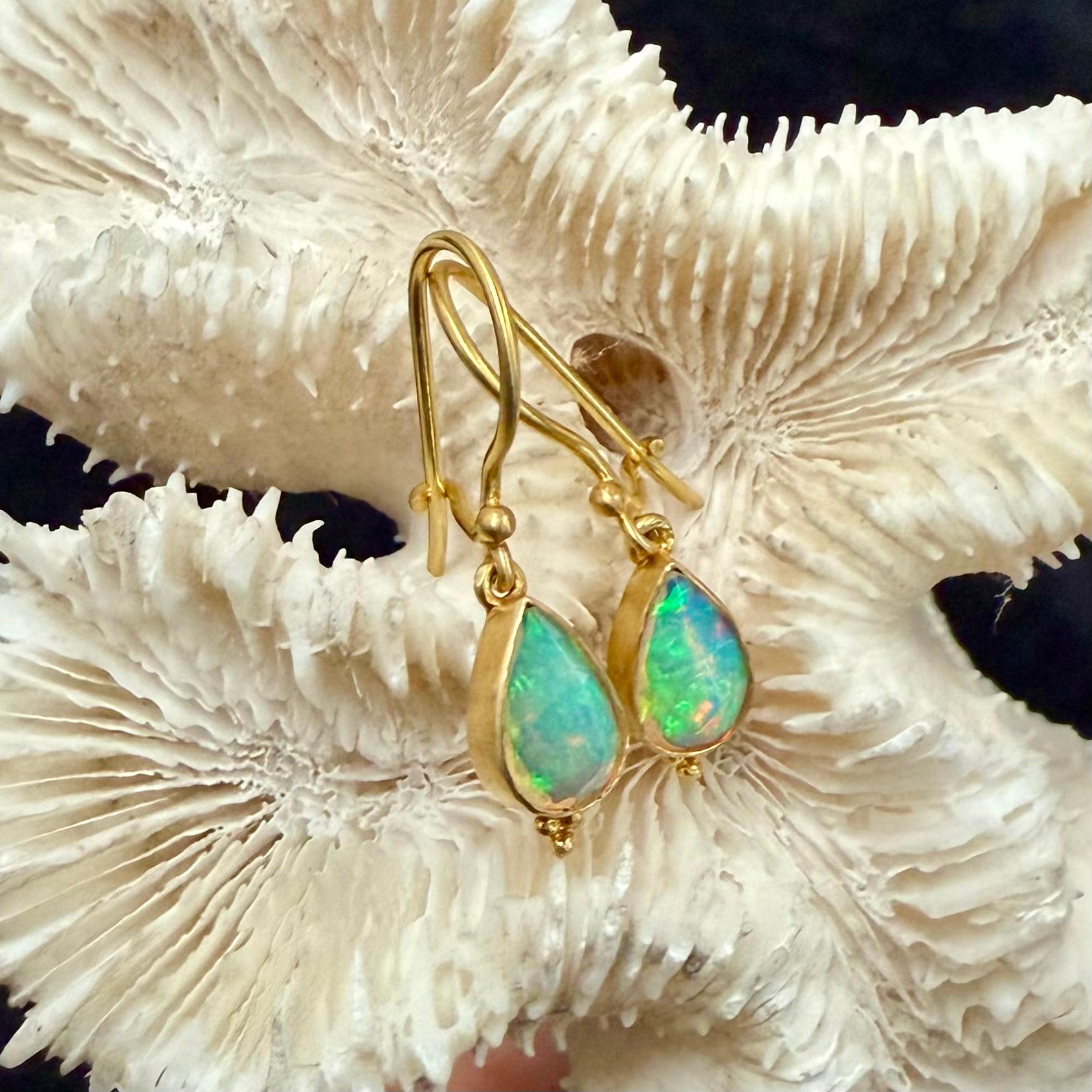 Steven Battelle Orecchini in oro 18K con opale etiope da 1,4 carati in vendita 7