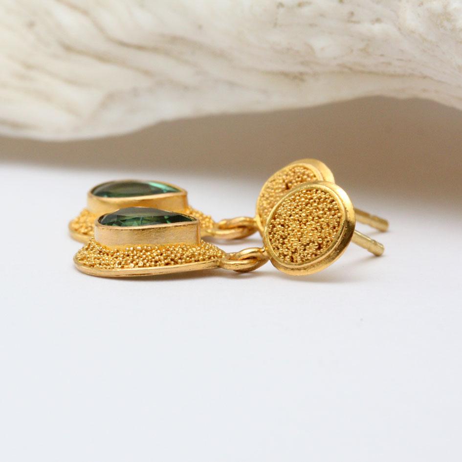 Steven Battelle 1.4 Carats Green Tourmaline 22K Gold Granulated Post Earrings In New Condition For Sale In Soquel, CA