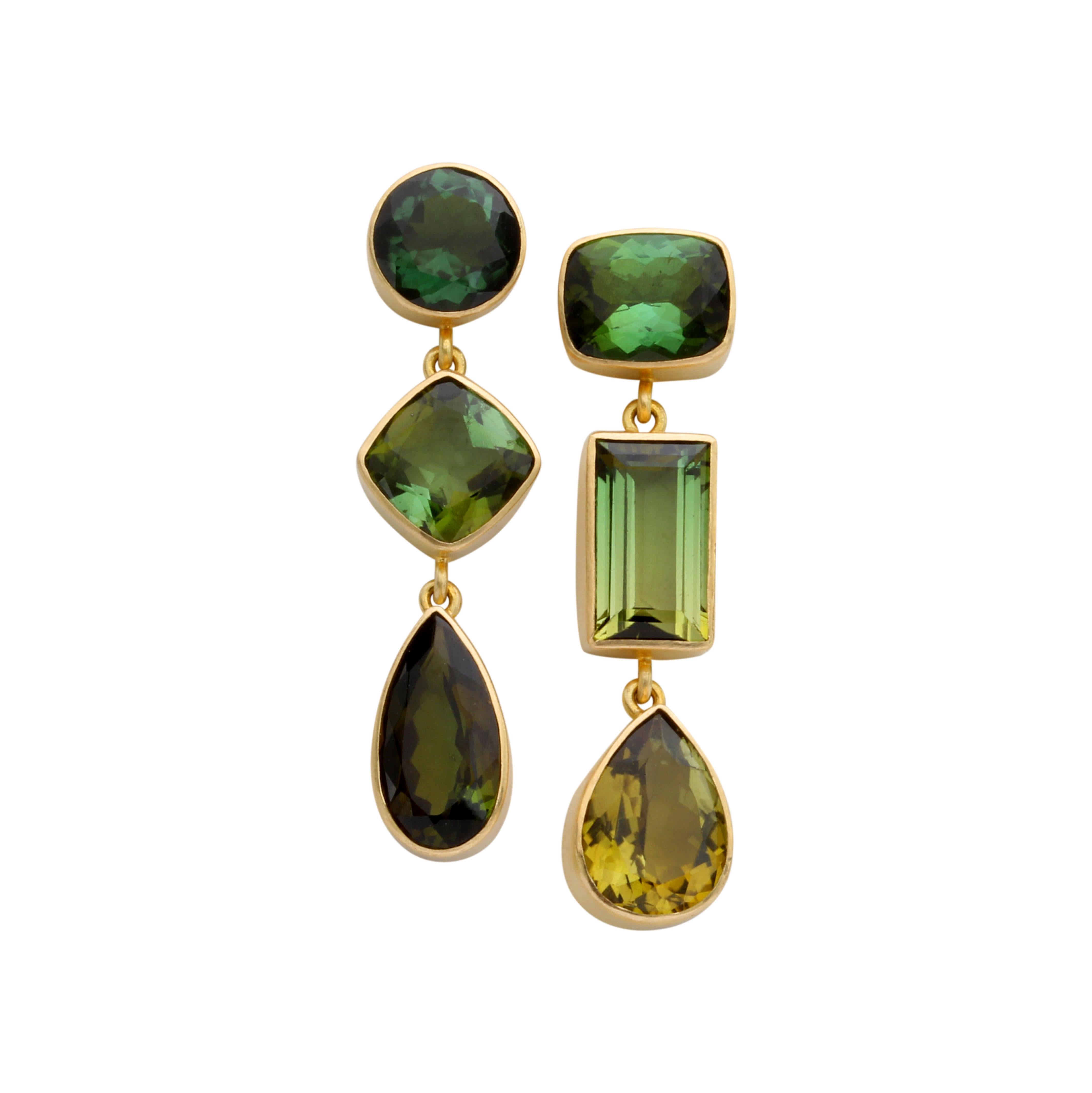 Women's or Men's Steven Battelle 14.2 Carats Mixed Green Tourmaline 18K Gold Post Earrings For Sale