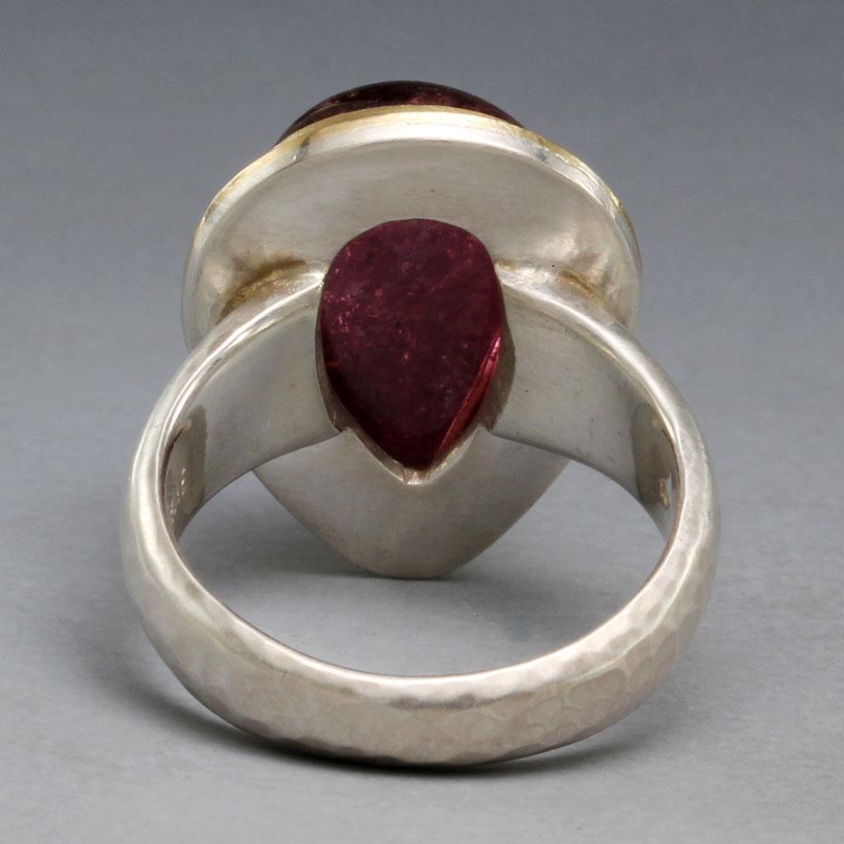 Cabochon Steven Battelle Anello con tormalina rosa da 14,4 carati in oro Sterling/18K in vendita