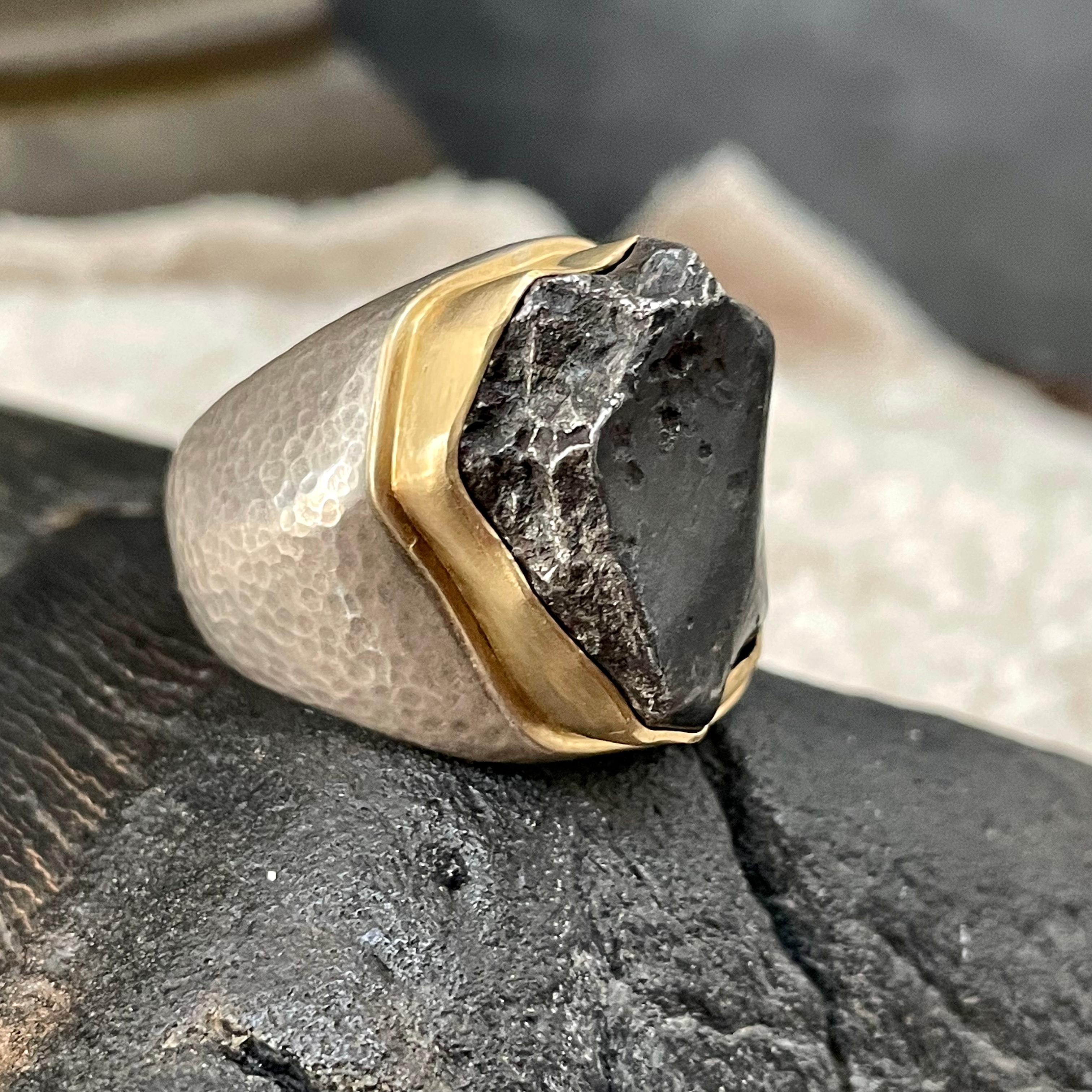 Steven Battelle 14.6 Gram Sikote-Alin Meteorite Mens Silver 18k Gold Ring 2