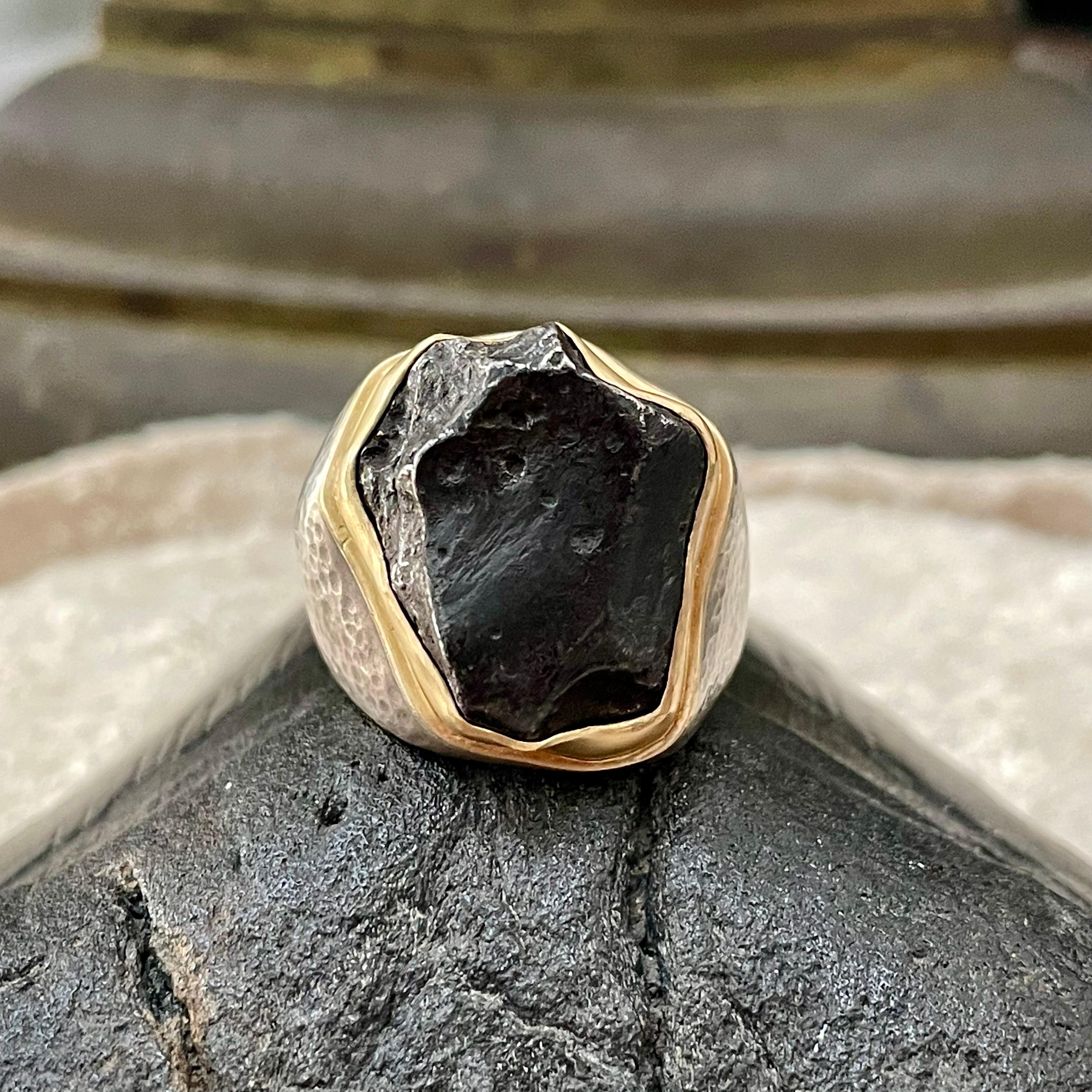 Steven Battelle 14.6 Gram Sikote-Alin Meteorite Mens Silver 18k Gold Ring 4
