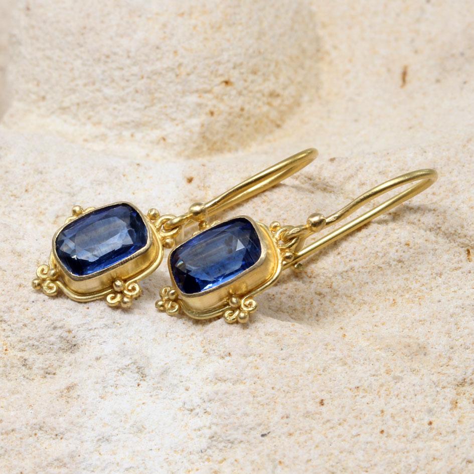 Cushion Cut Steven Battelle 1.6 Carats Kyanite 18K Gold Wire Earrings For Sale