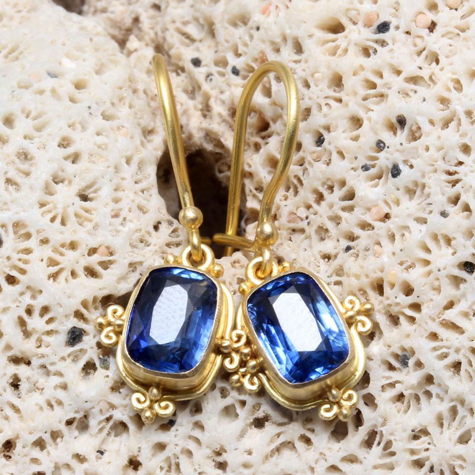 Steven Battelle 1.6 Carats Kyanite 18K Gold Wire Earrings In New Condition For Sale In Soquel, CA
