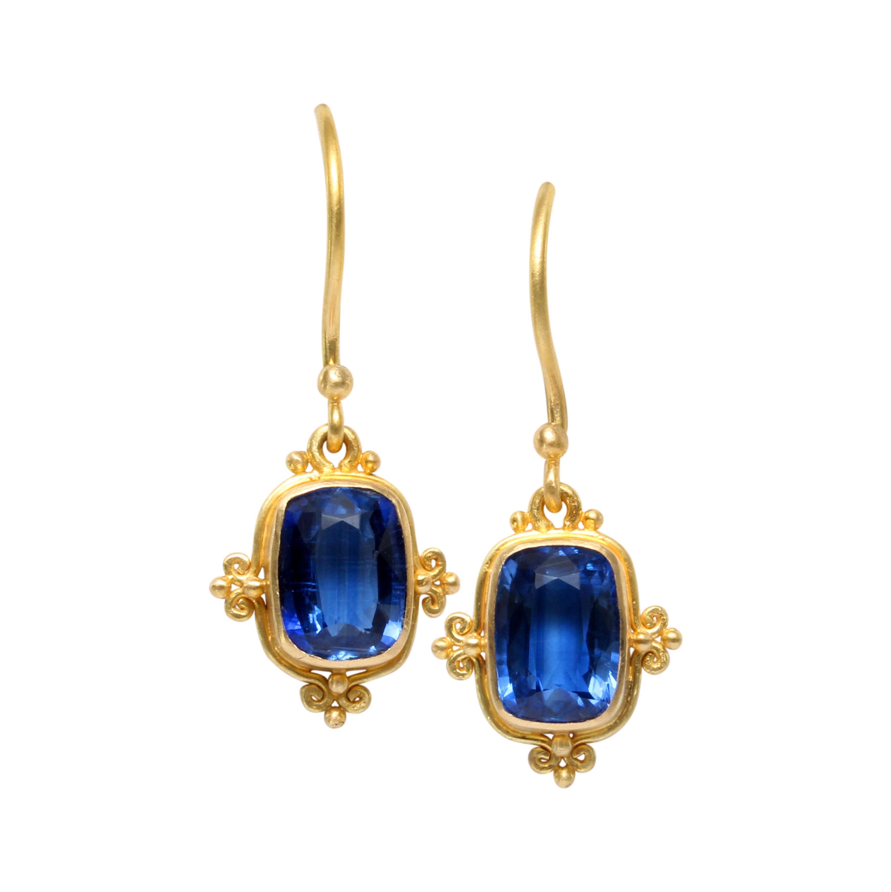 Women's or Men's Steven Battelle 1.6 Carats Kyanite 18K Gold Wire Earrings For Sale