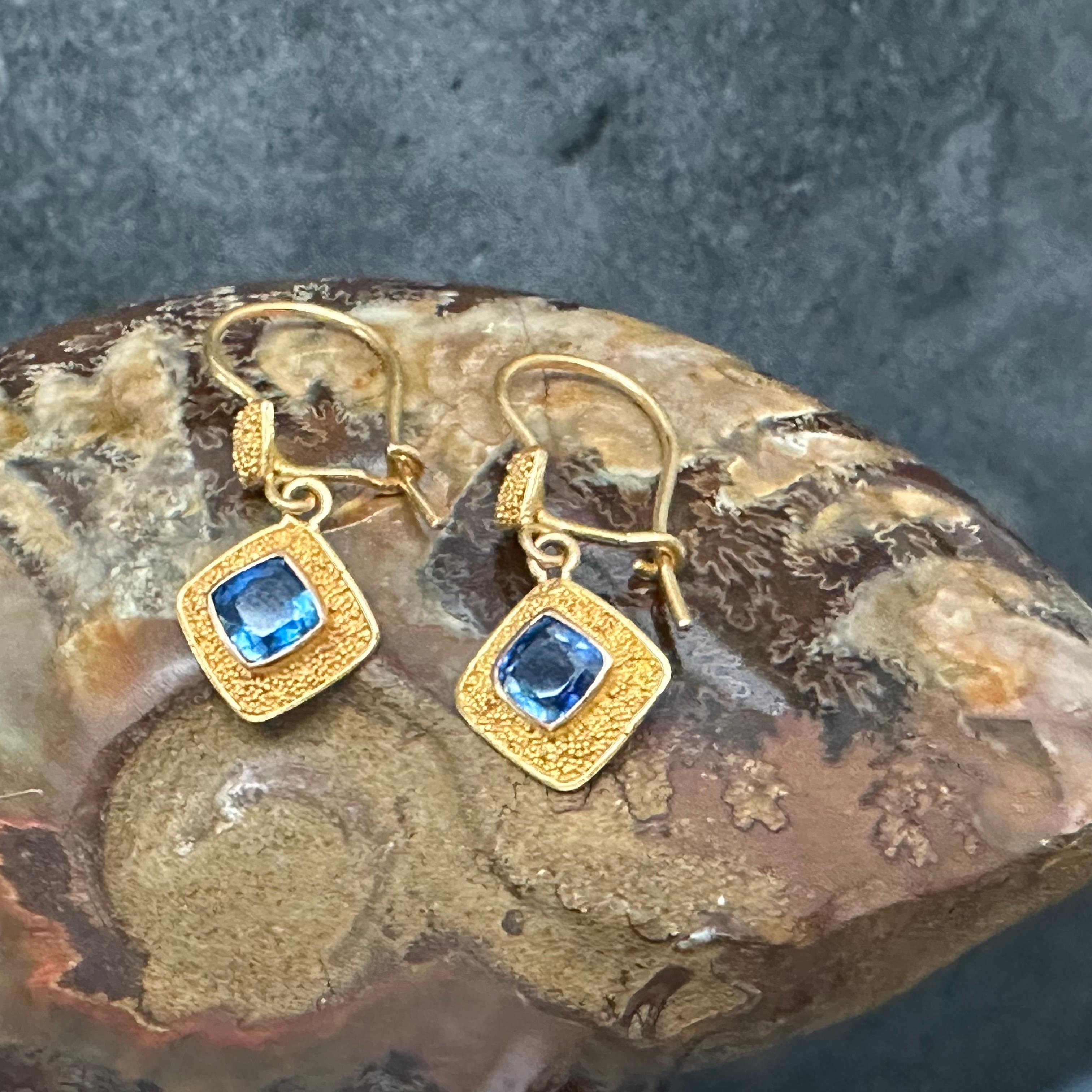 Steven Battelle 1.6 Carats Kyanite 22K Gold Wire Earrings  For Sale 5