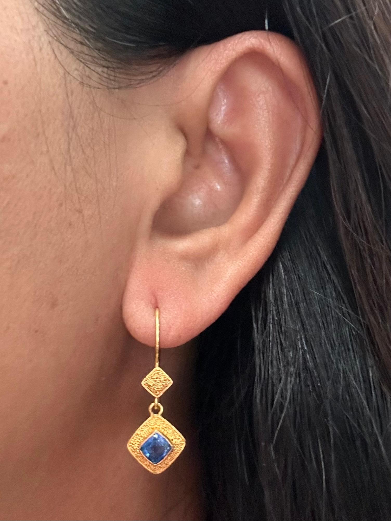 Steven Battelle 1.6 Carats Kyanite 22K Gold Wire Earrings For Sale 1