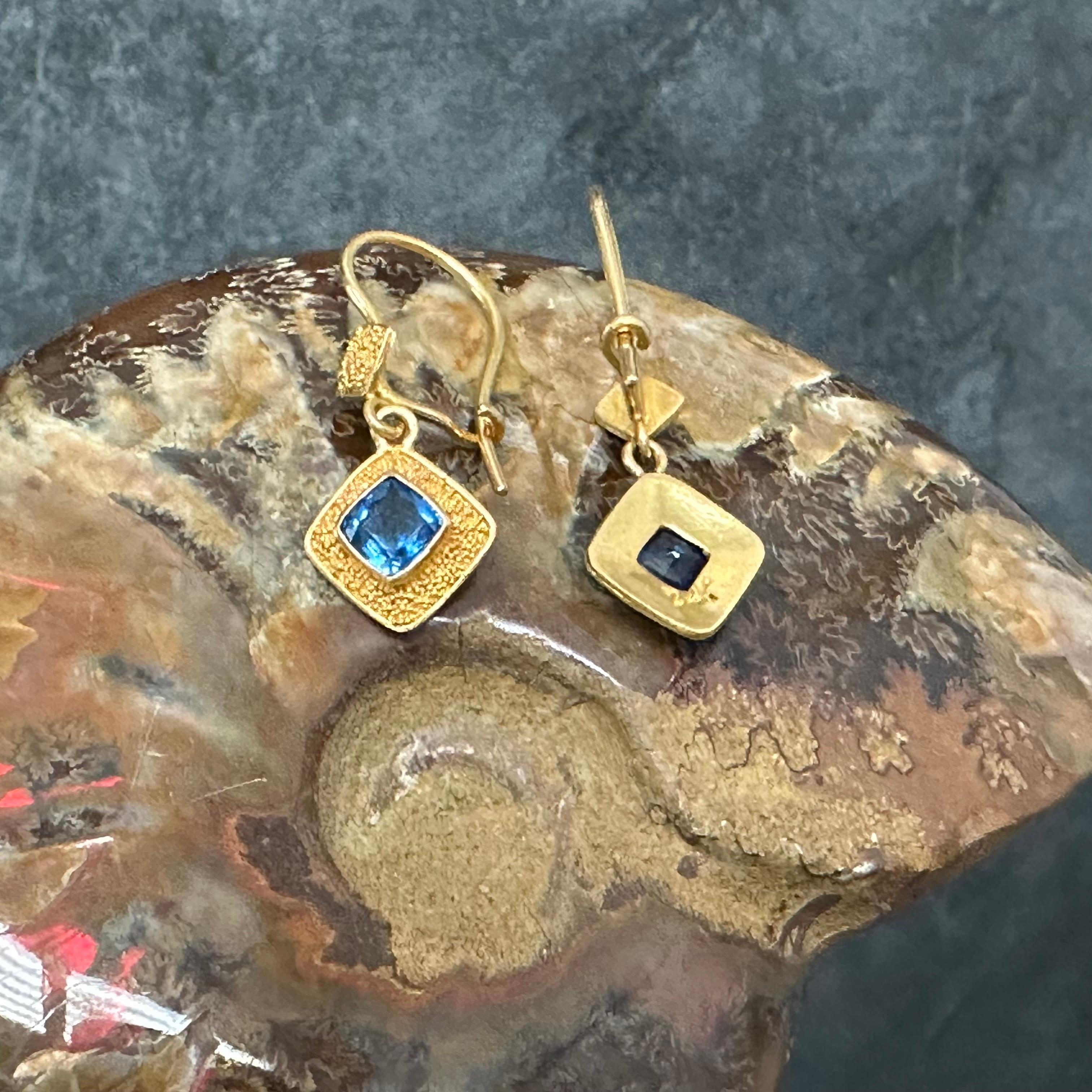 Steven Battelle 1.6 Carats Kyanite 22K Gold Wire Earrings  For Sale 2