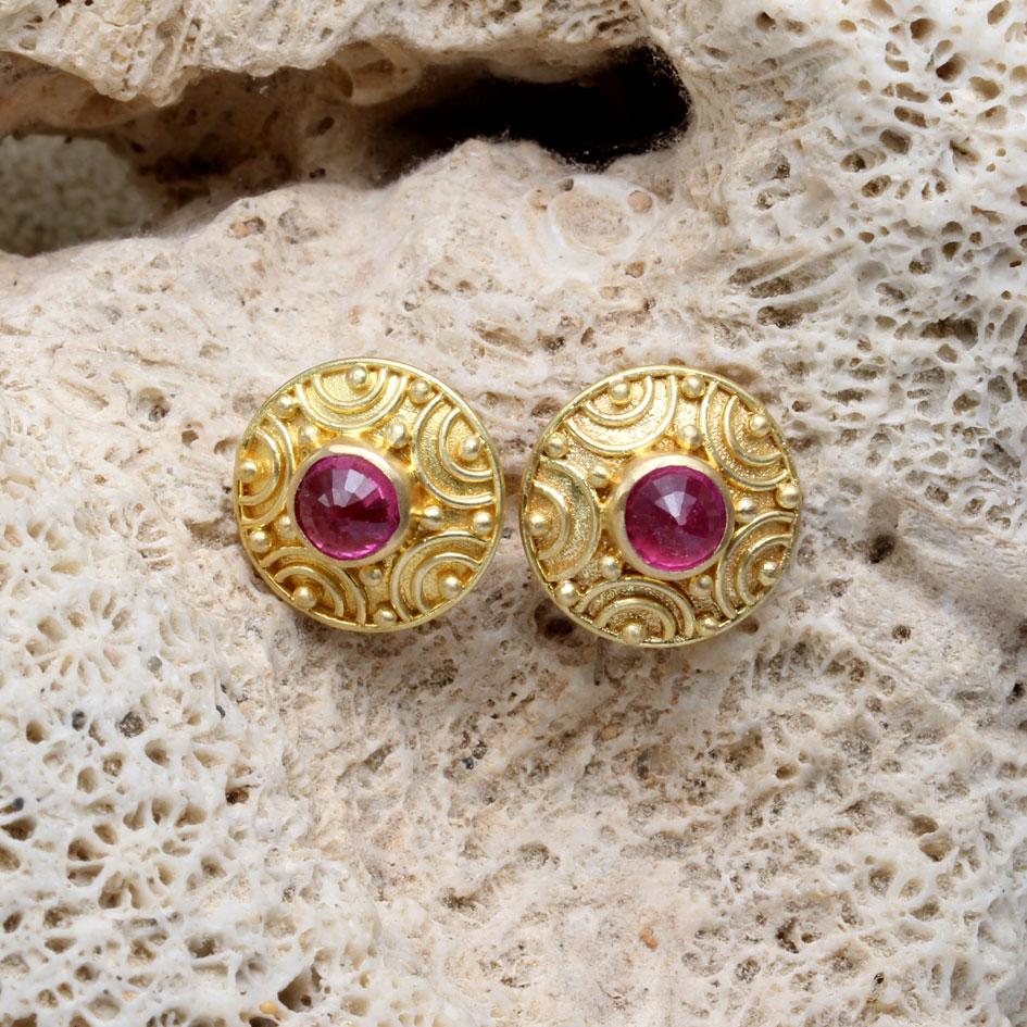 Steven Battelle 1.6 Carats Ruby 18K Gold Post Earrings In New Condition For Sale In Soquel, CA