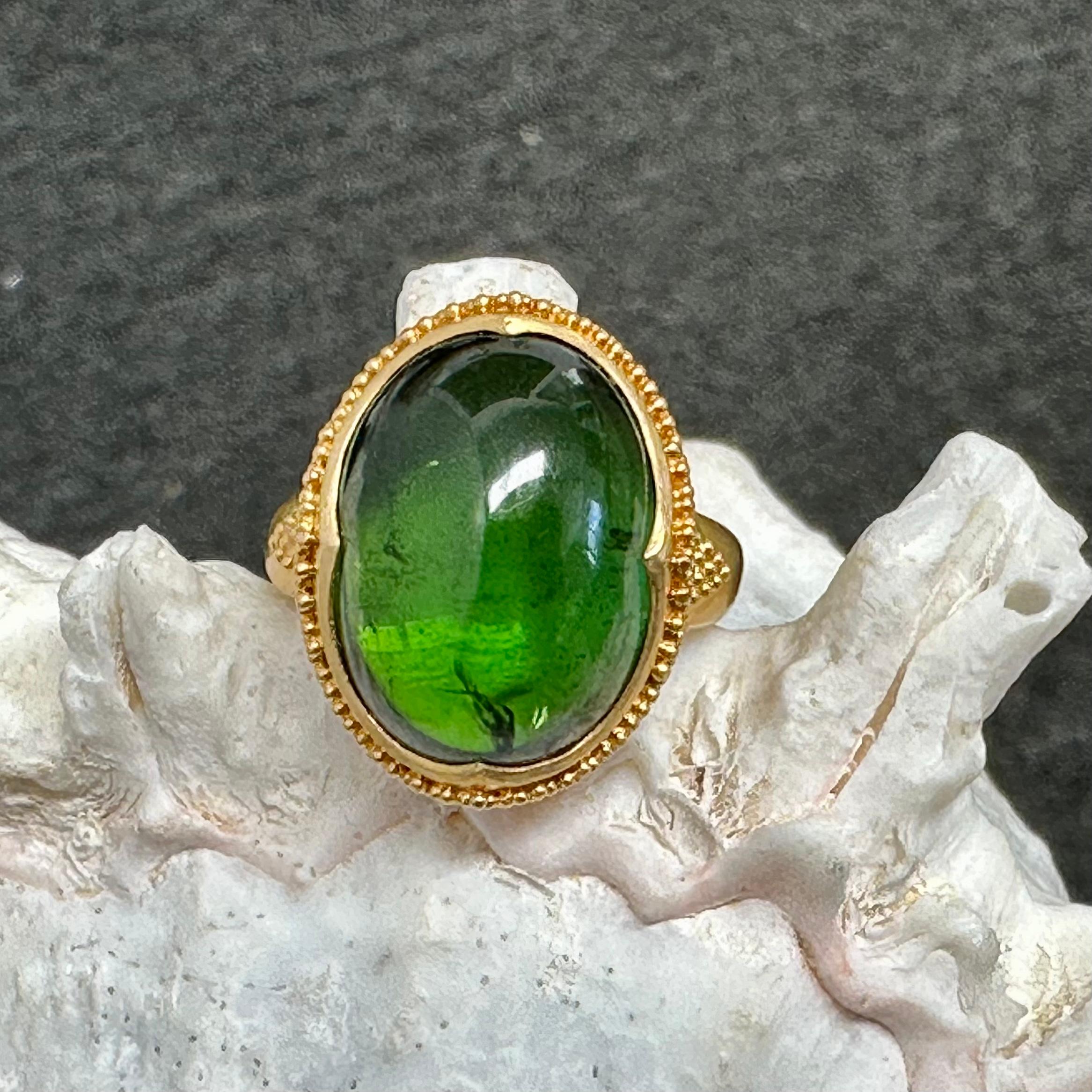 16.0 Carats Cabochon Green Tourmaline 22k Gold Ring For Sale 4