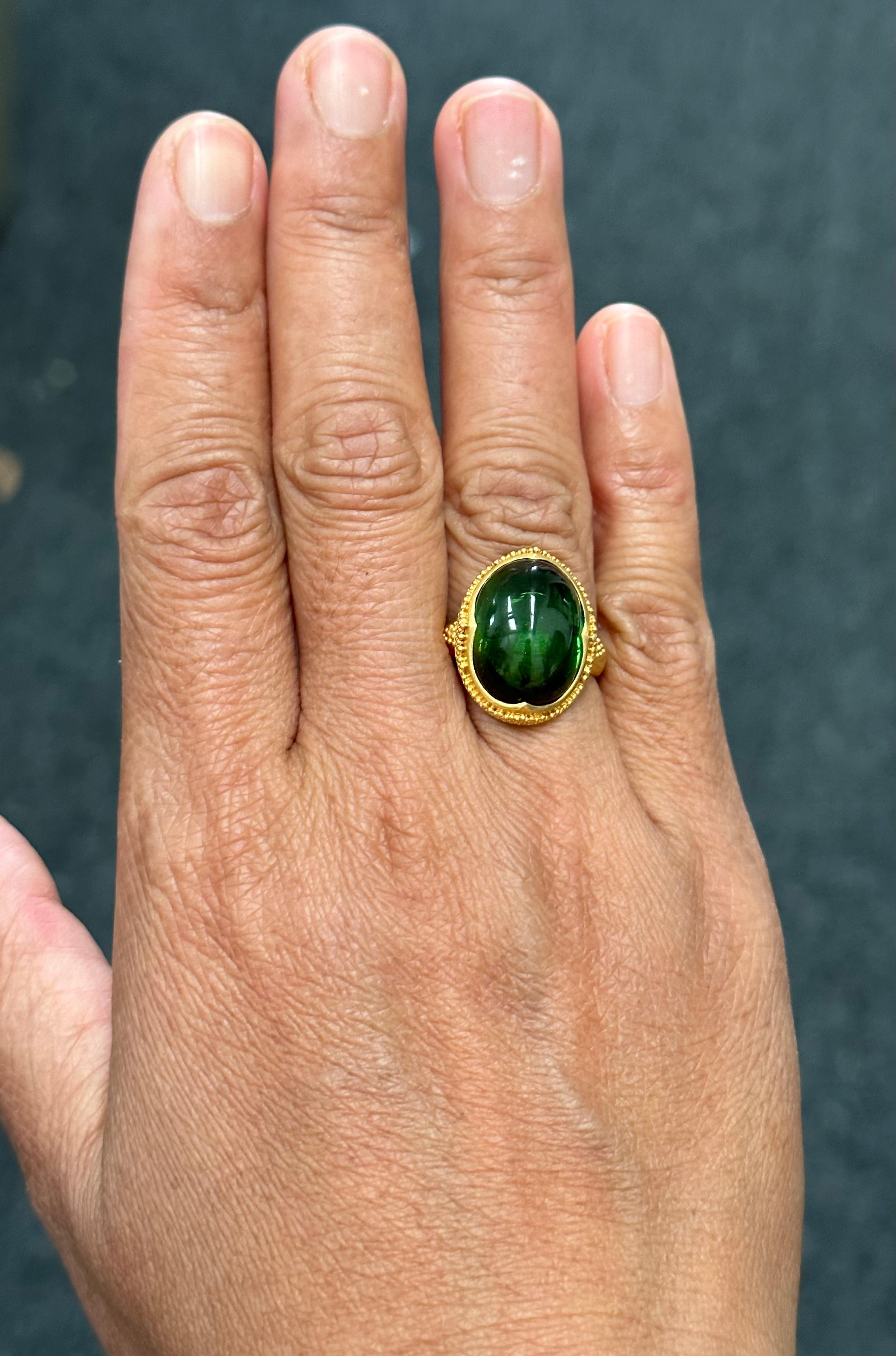 Women's or Men's 16.0 Carats Cabochon Green Tourmaline 22k Gold Ring For Sale