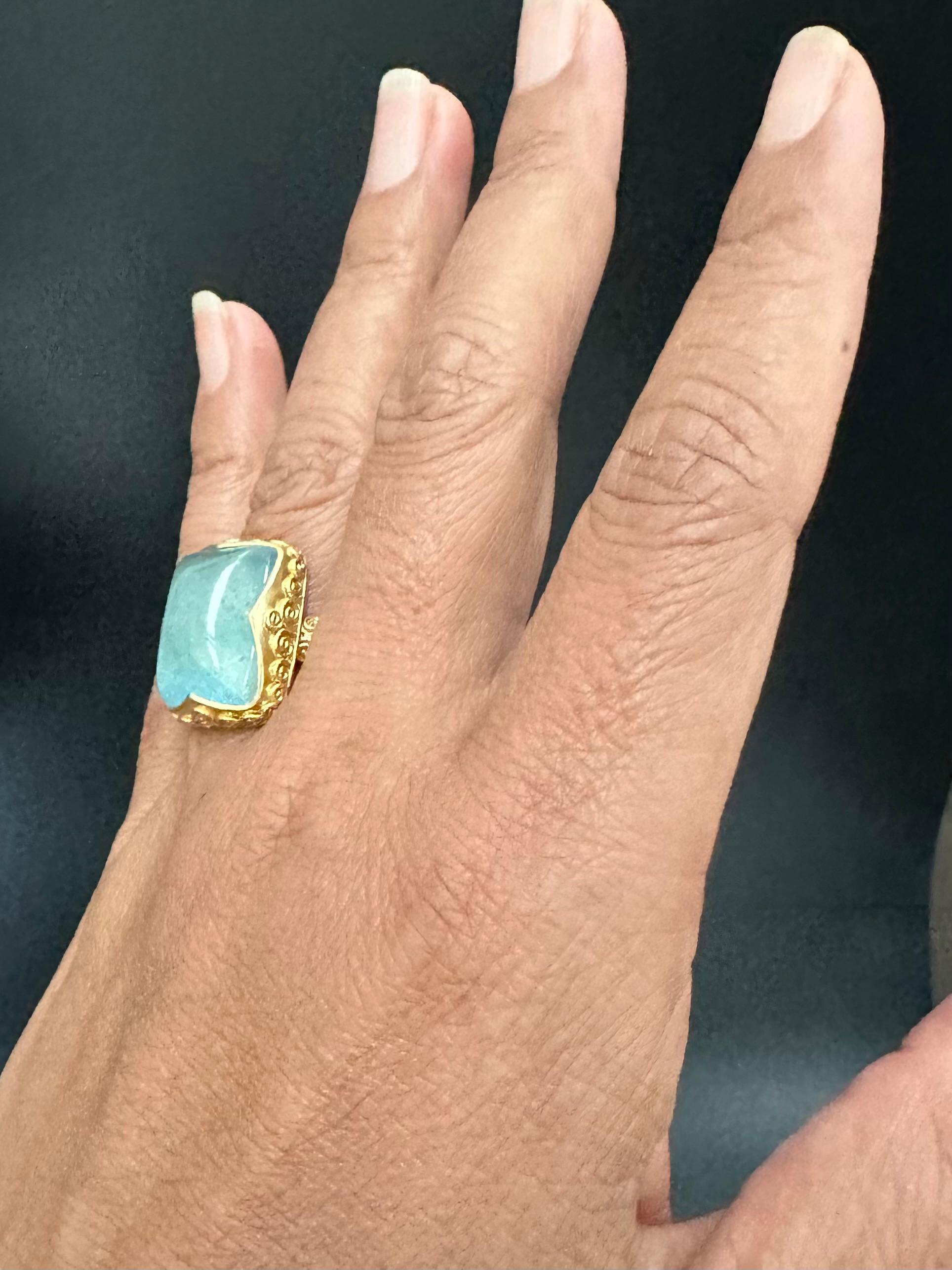 Steven Battelle 16.5 Carats Aquamarine Cabochon 18K Gold Ring For Sale 6