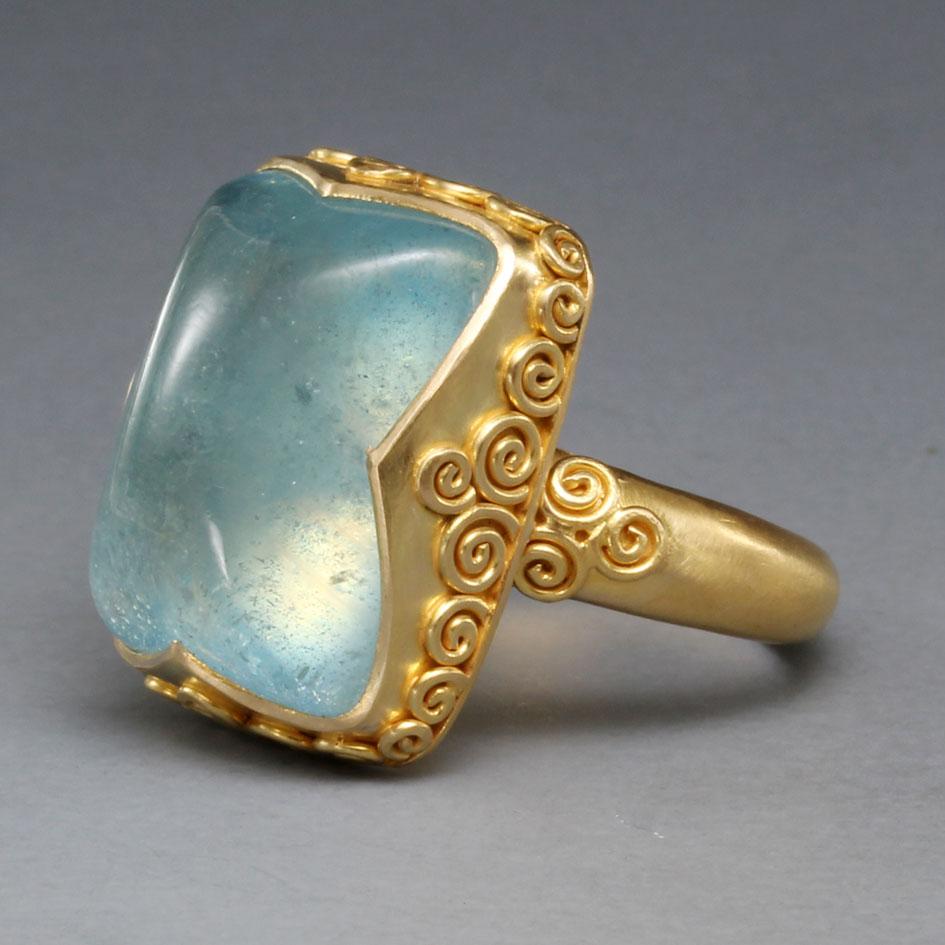 Contemporary Steven Battelle 16.5 Carats Aquamarine Cabochon 18K Gold Ring For Sale