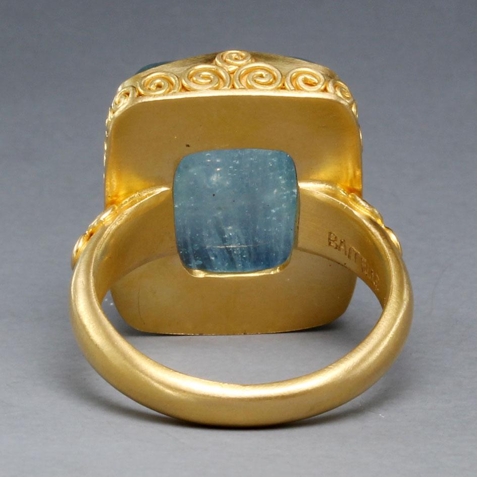 Steven Battelle 16.5 Carats Aquamarine Cabochon 18K Gold Ring In New Condition For Sale In Soquel, CA