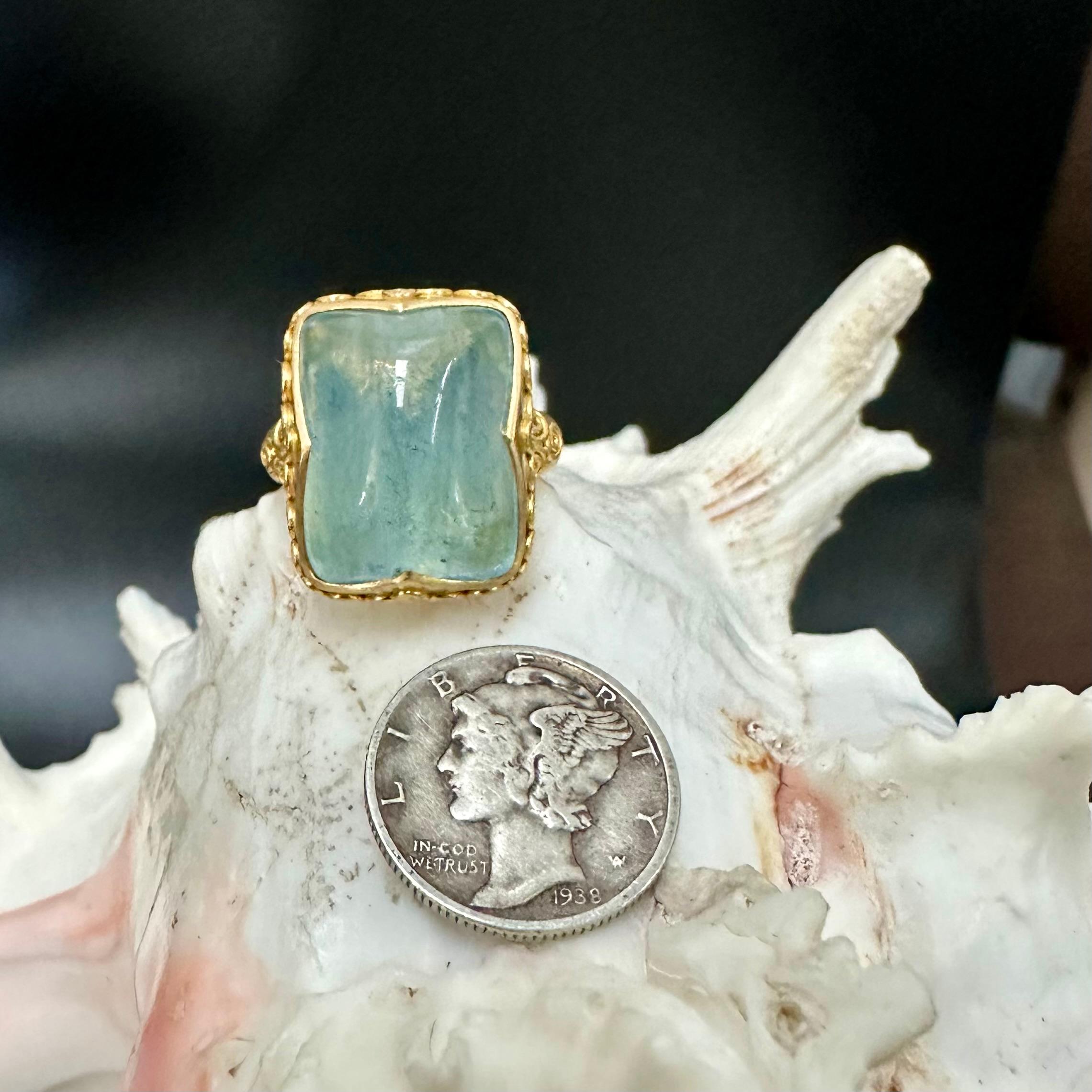 Steven Battelle 16.5 Carats Aquamarine Cabochon 18K Gold Ring For Sale 3