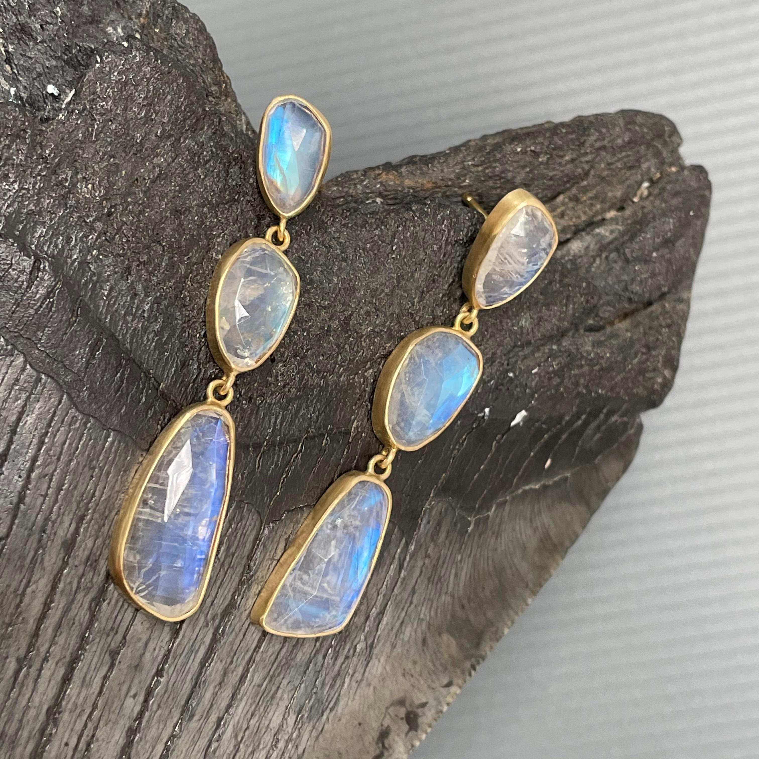 Contemporary Steven Battelle 16.5 Carats Rose Cut Rainbow Moonstone 18K Gold Post Earrings For Sale