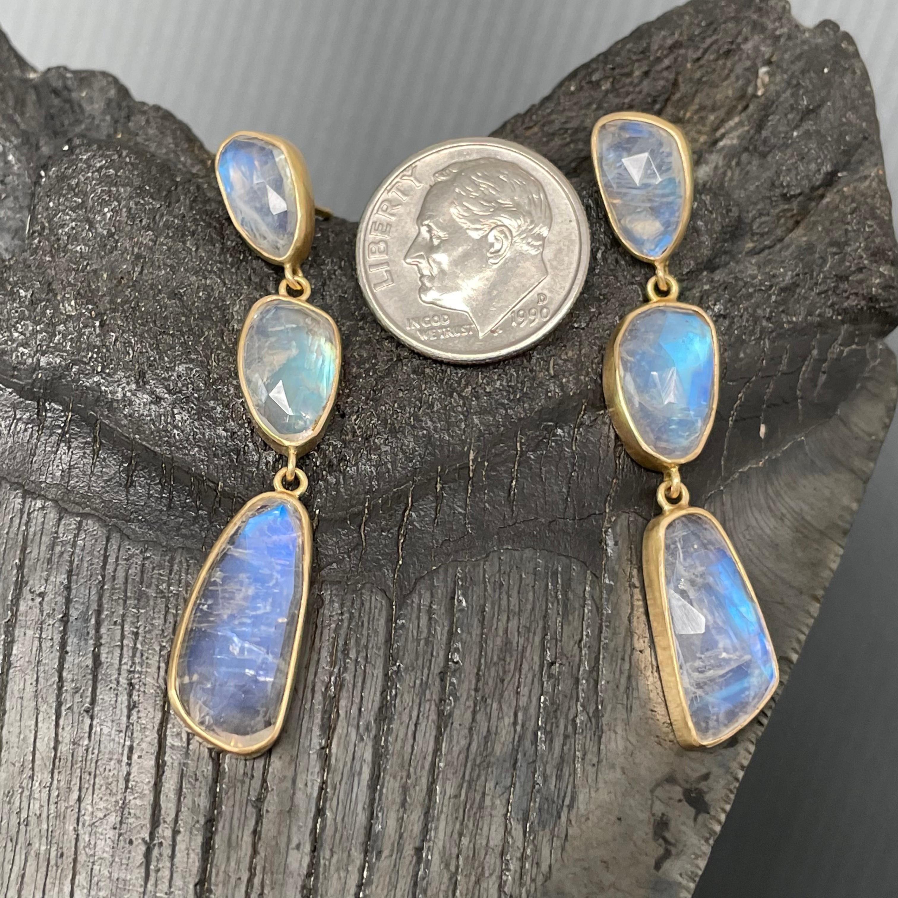 Steven Battelle 16.5 Carats Rose Cut Rainbow Moonstone 18K Gold Post Earrings In New Condition For Sale In Soquel, CA