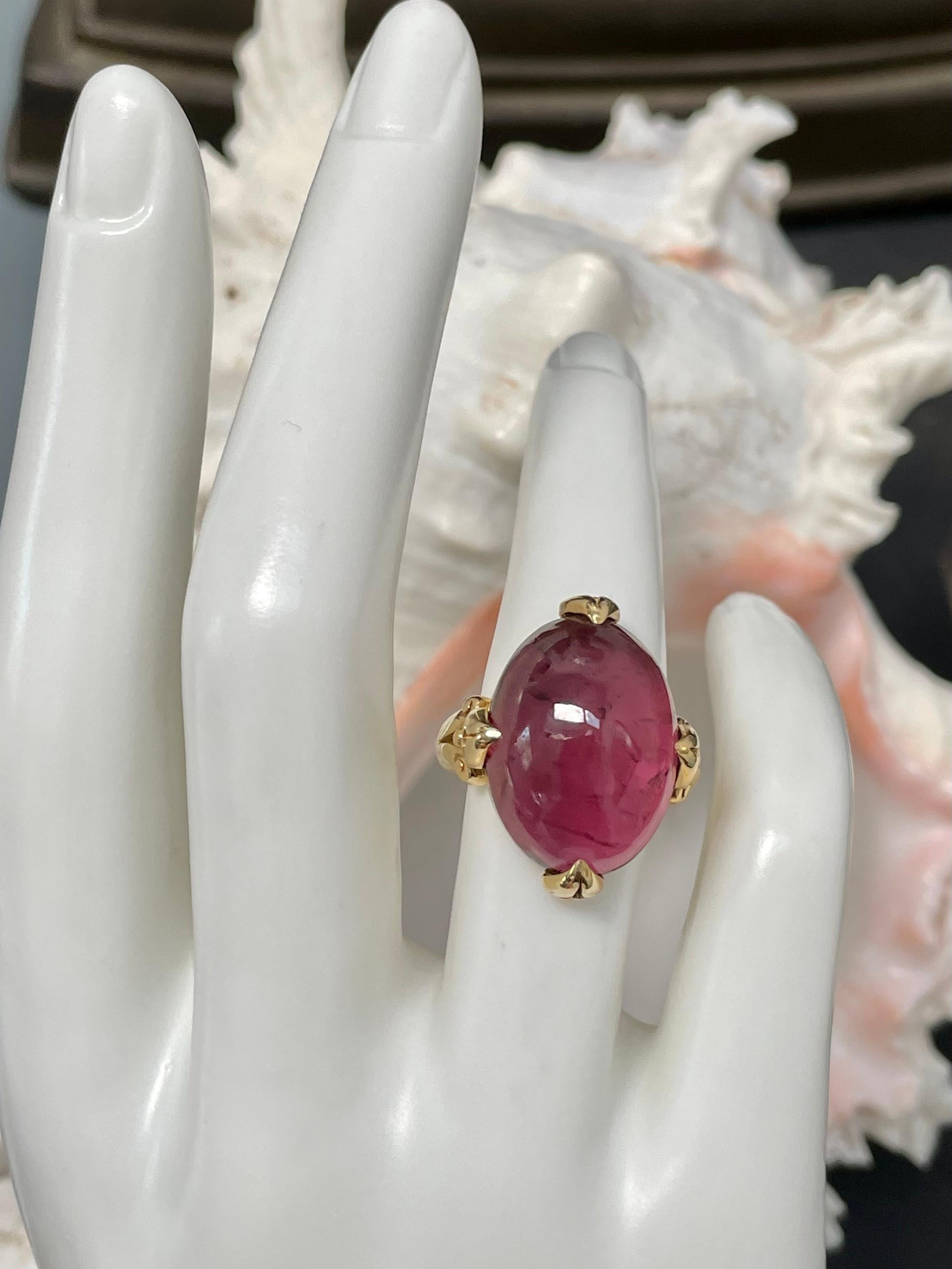Steven Battelle 16.8 Carat Cabochon Pink Tourmaline 18K Gold Ring In New Condition For Sale In Soquel, CA