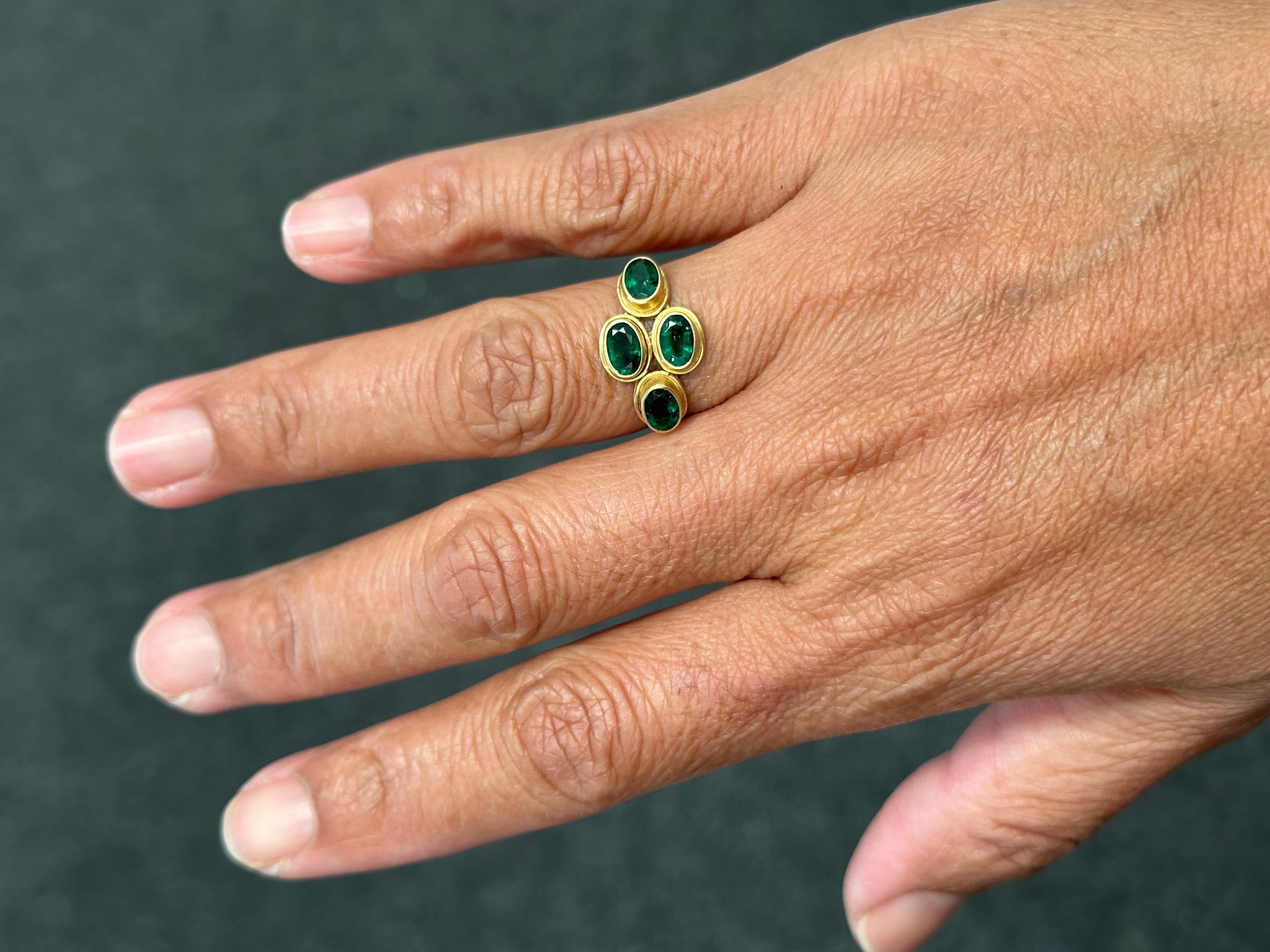 Steven Battelle 1.7 Carats Emeralds 18K Gold Ring In New Condition For Sale In Soquel, CA