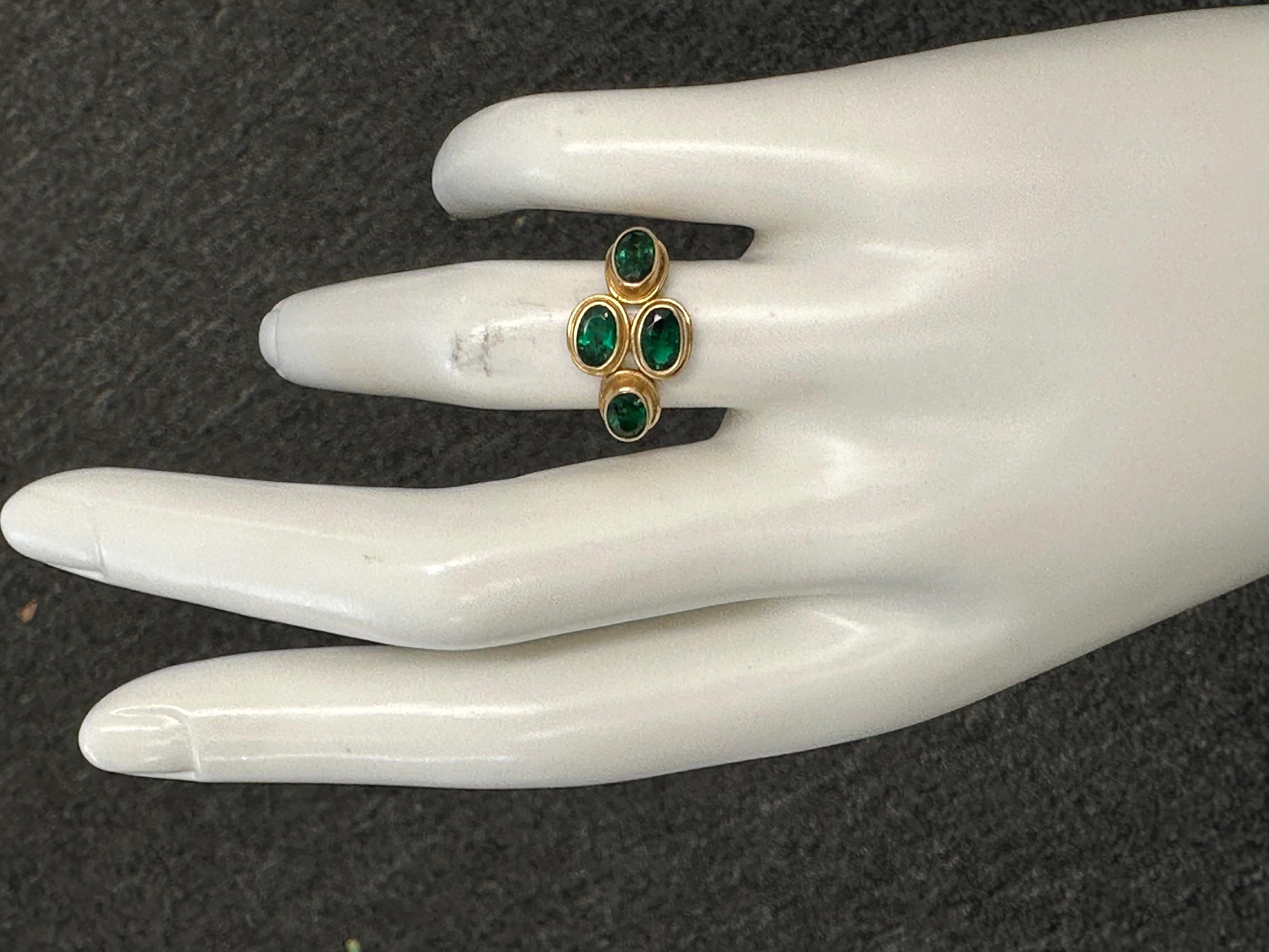 Women's or Men's Steven Battelle 1.7 Carats Emeralds 18K Gold Ring For Sale