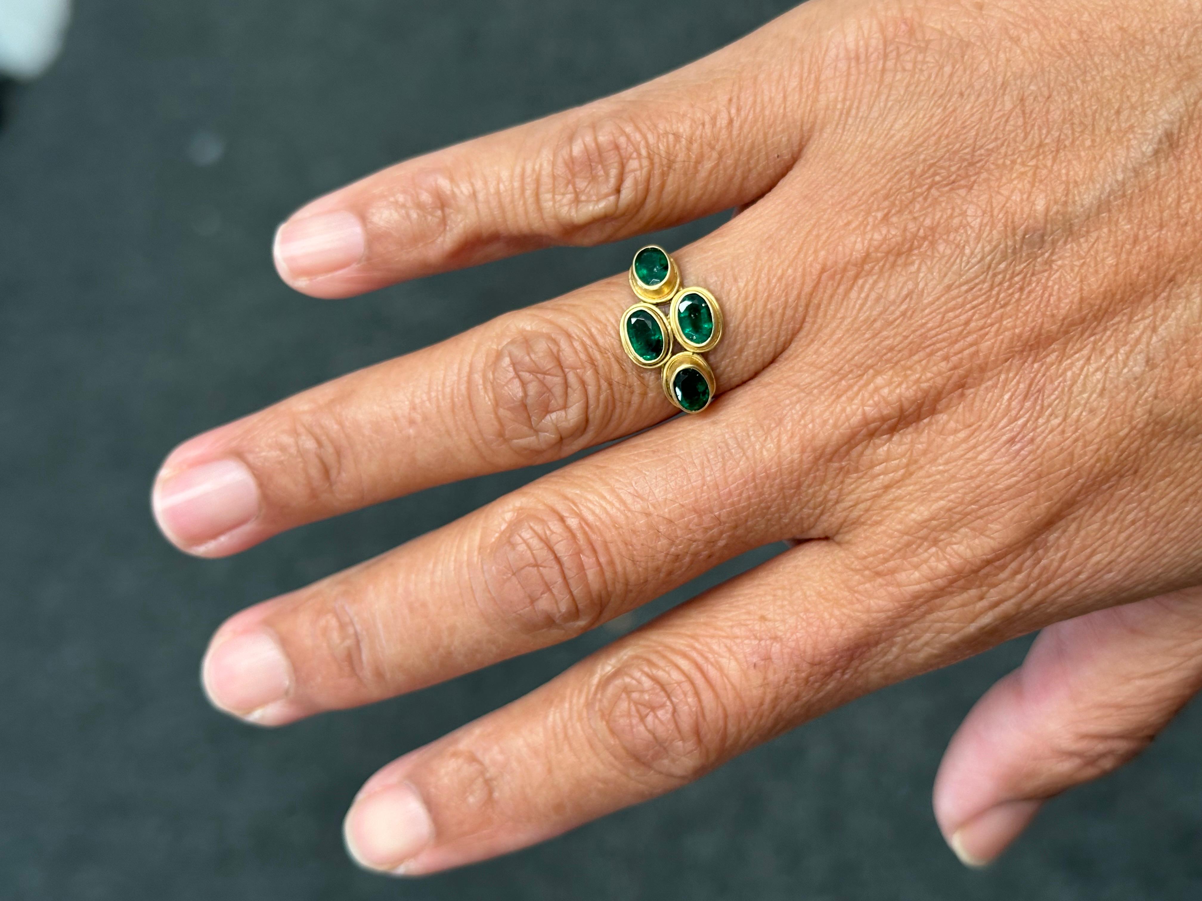 Steven Battelle 1.7 Carats Emeralds 18K Gold Ring For Sale 1