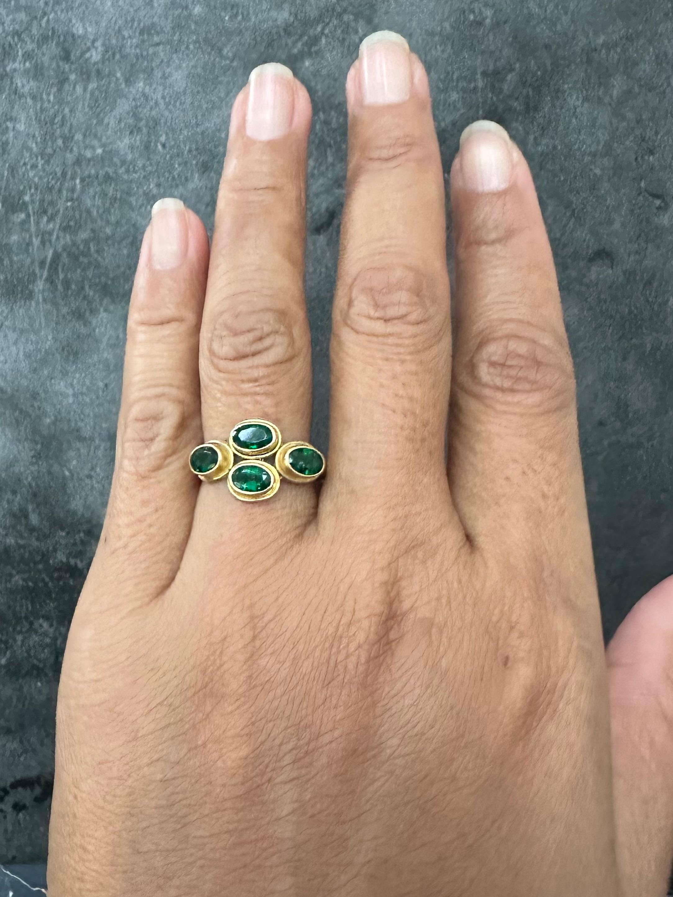 Steven Battelle 1.7 Carats Emeralds 18K Gold Ring For Sale 2