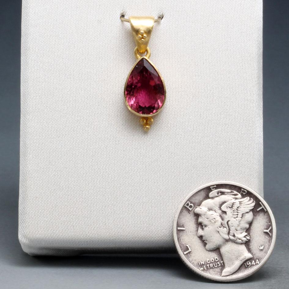 Taille poire Steven Battelle 1.7 Carats Tourmaline rose pendentif en or 18K avec chaîne 18