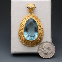 Steven Battelle 17.7 Carats Aquamarine Diamonds 22K Gold Pendant