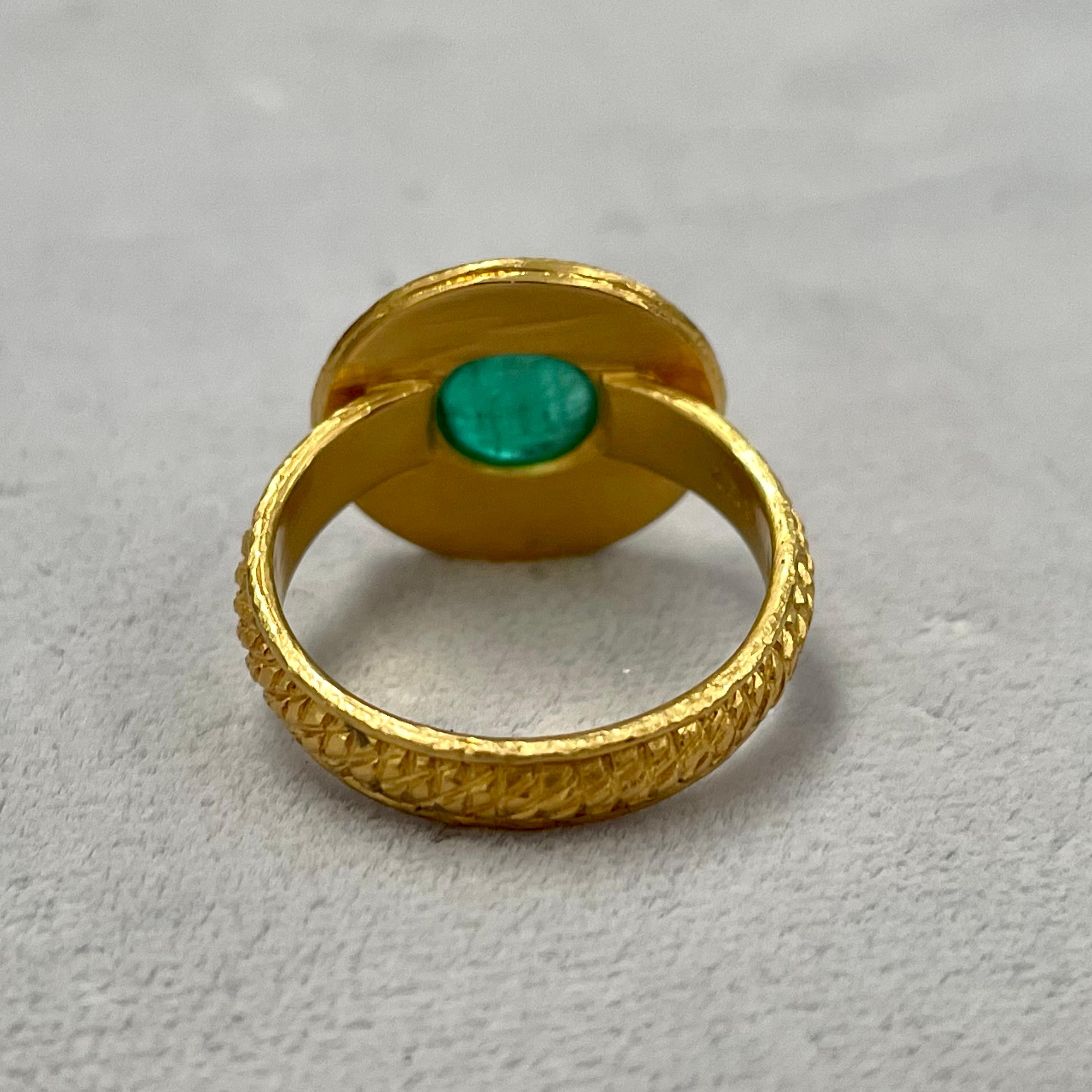 Steven Battelle 1.8 Carat Cabochon Emerald 22K Gold Ring In New Condition For Sale In Soquel, CA