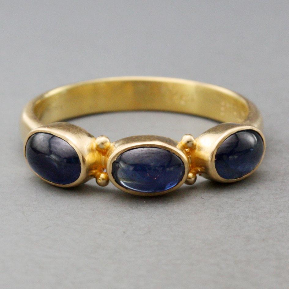 Steven Battelle 1.8 Carats Cabochon Blue Sapphires 18k Gold Ring In New Condition For Sale In Soquel, CA