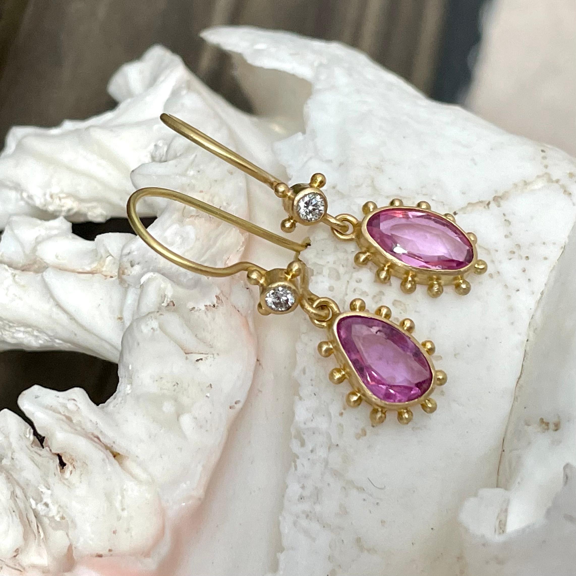 Contemporary Steven Battelle 1.8 Carats Pink Sapphire Diamond 18K Gold Earrings For Sale