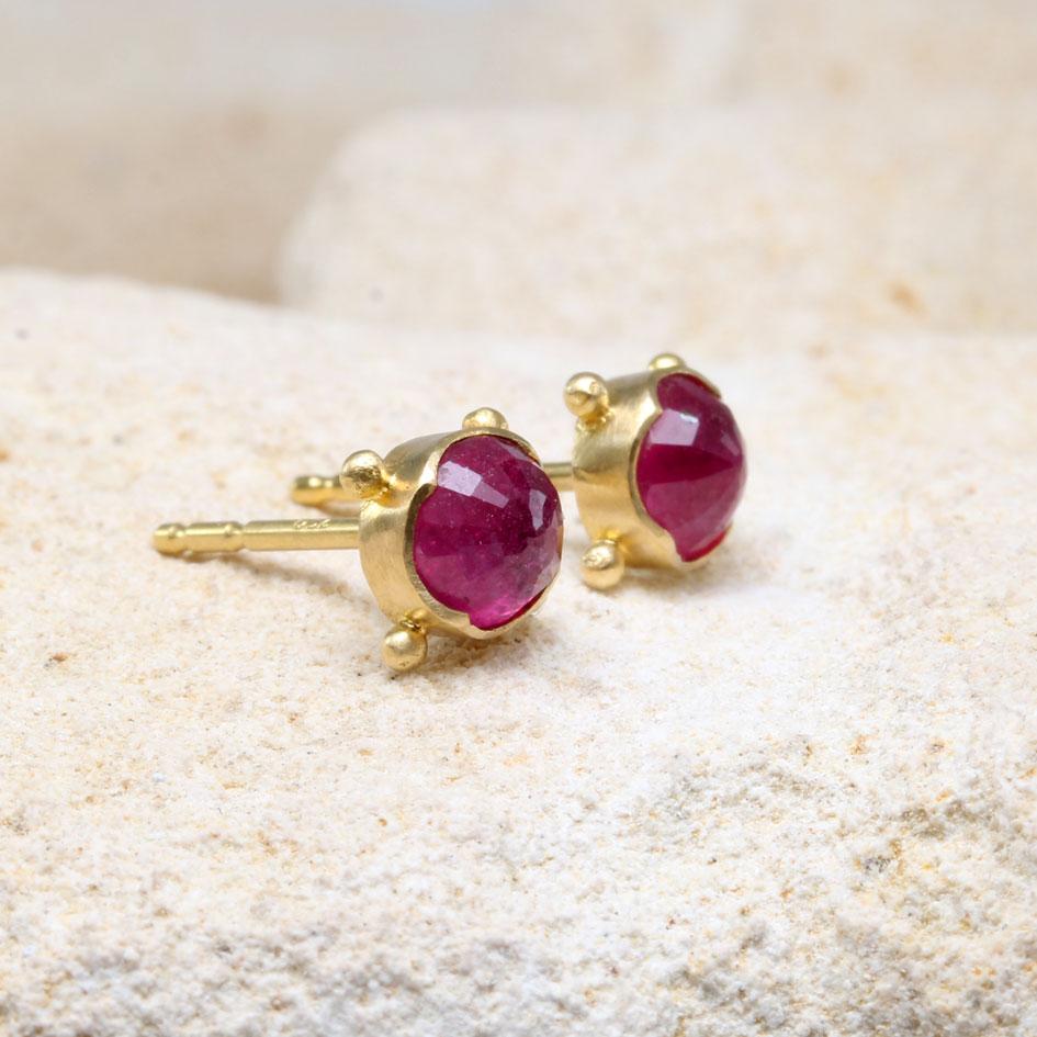 Steven Battelle 1.8 Carats Rose Cut Ruby 18K Gold Post Earrings In New Condition For Sale In Soquel, CA