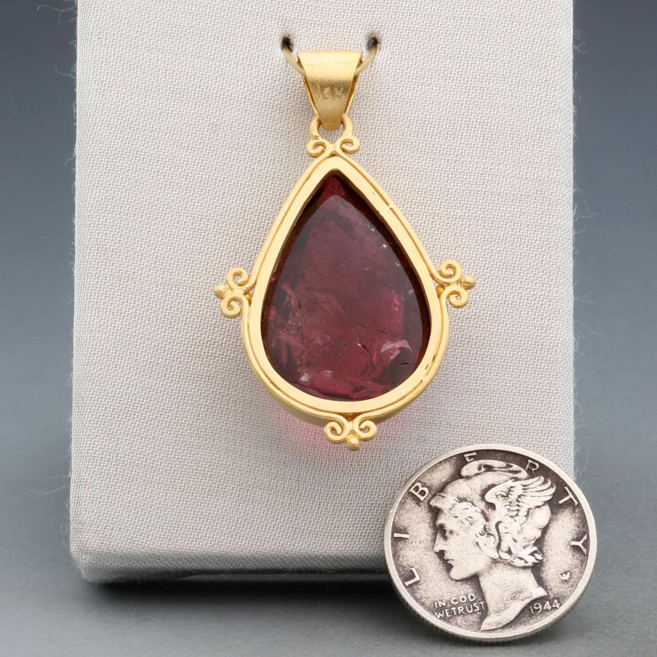Steven Battelle 18,0 Karat Rosa Turmalin Cabochon 18K Gold Anhänger im Angebot 7