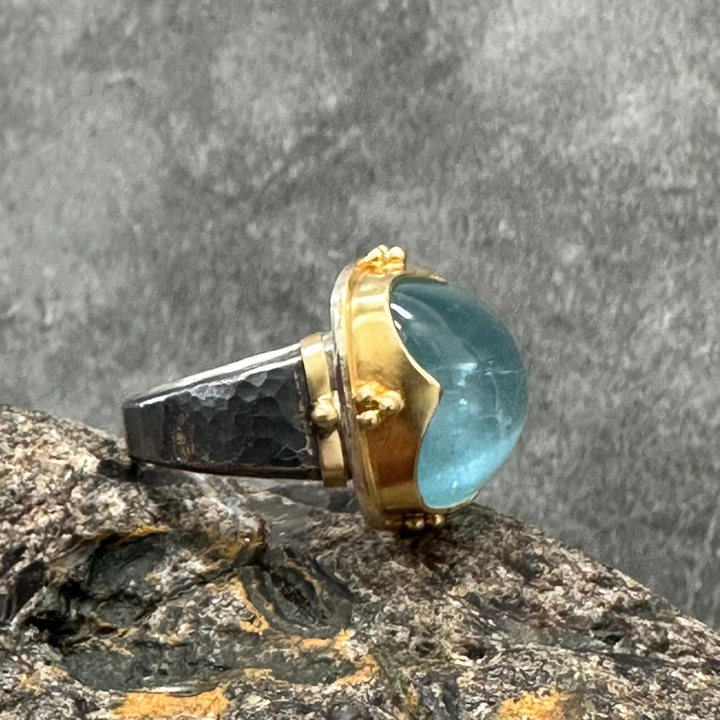 Contemporary Steven Battelle 18.1 Carats Cabochon Aquamarine Oxidized Sterling 18K Gold Ring For Sale