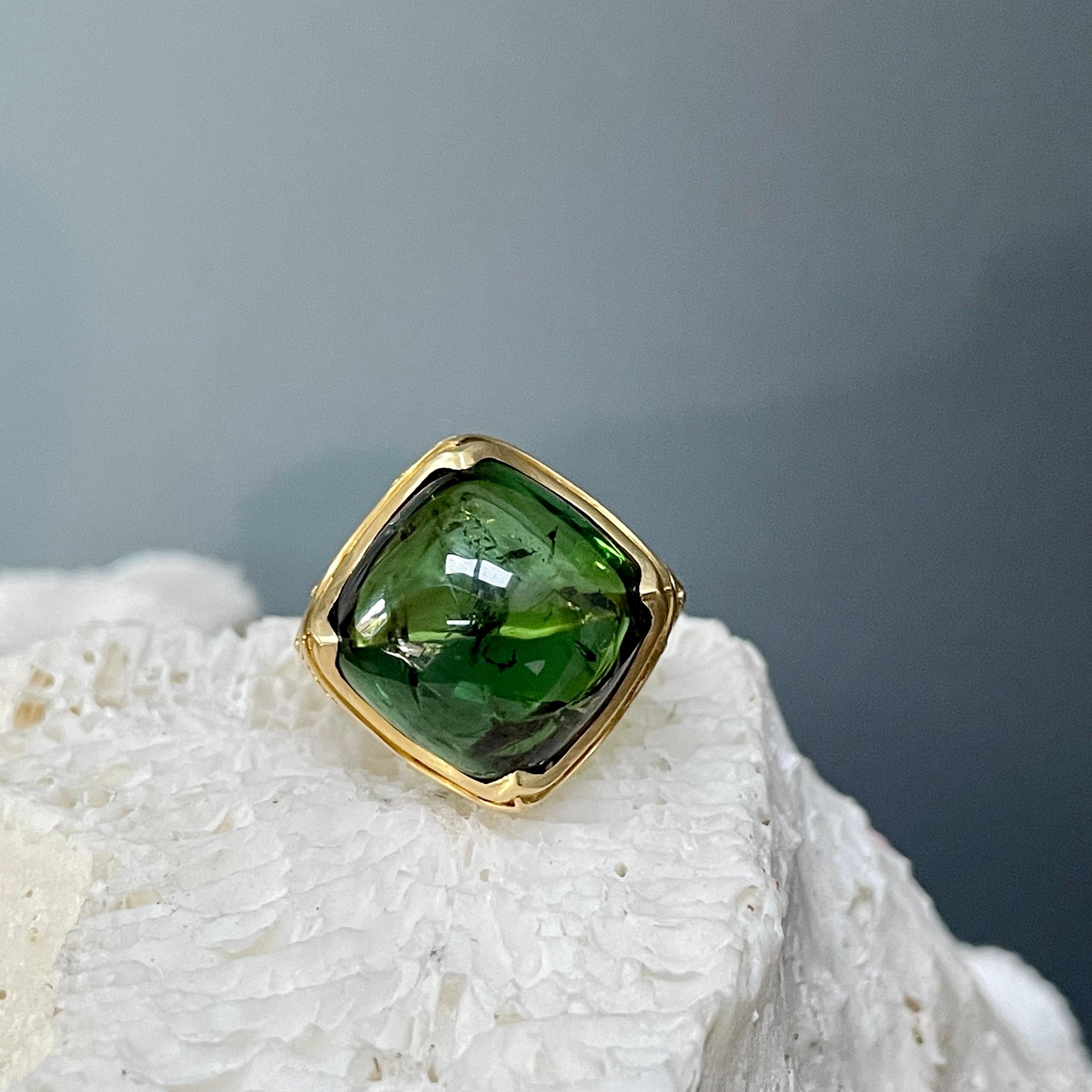 Steven Battelle 18.5 Carat Cushion Cabochon Green Tourmaline 18K Gold Ring In New Condition For Sale In Soquel, CA