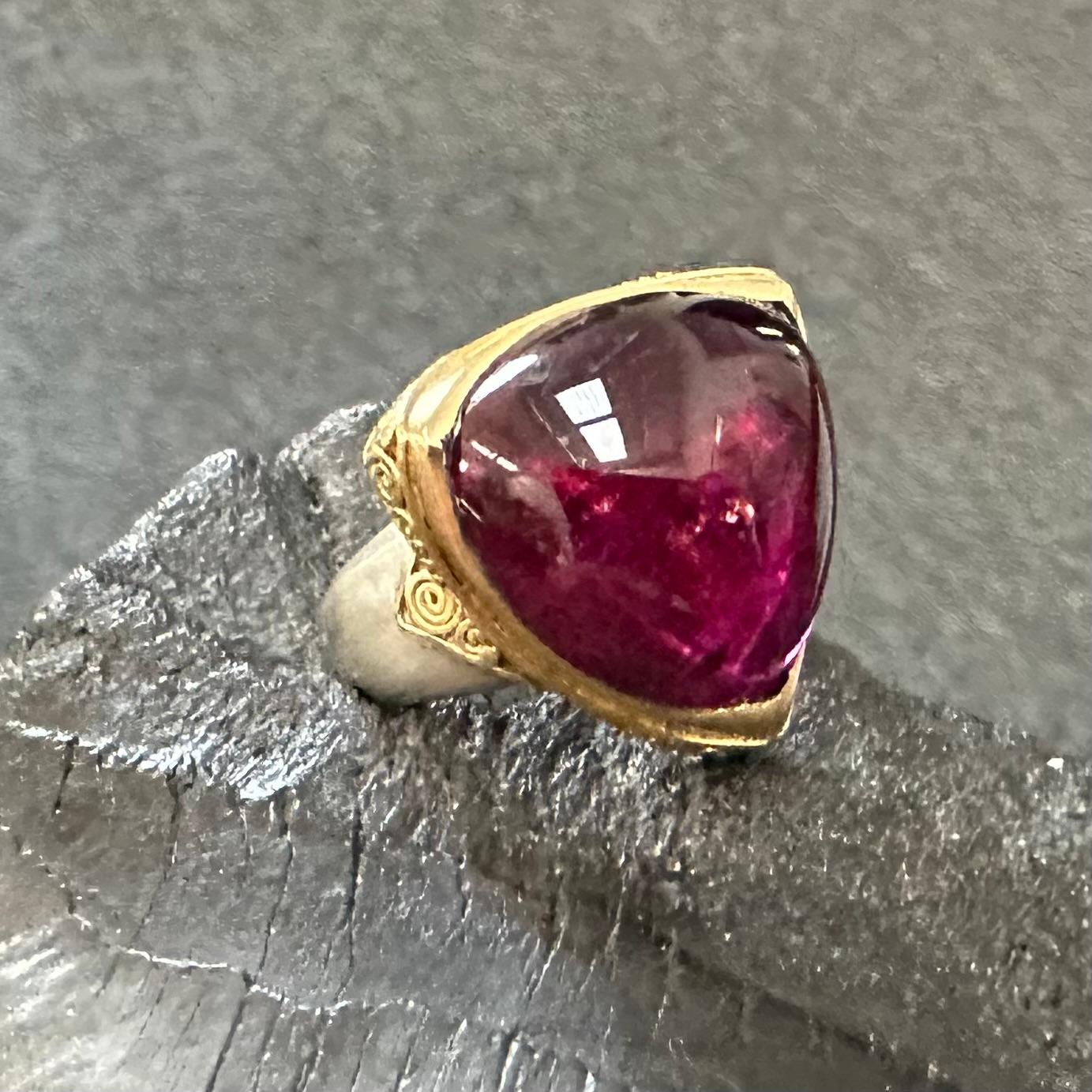 Contemporary Steven Battelle 18.5 Carats Pink Tourmaline Sterling Silver 18K Gold Ring For Sale