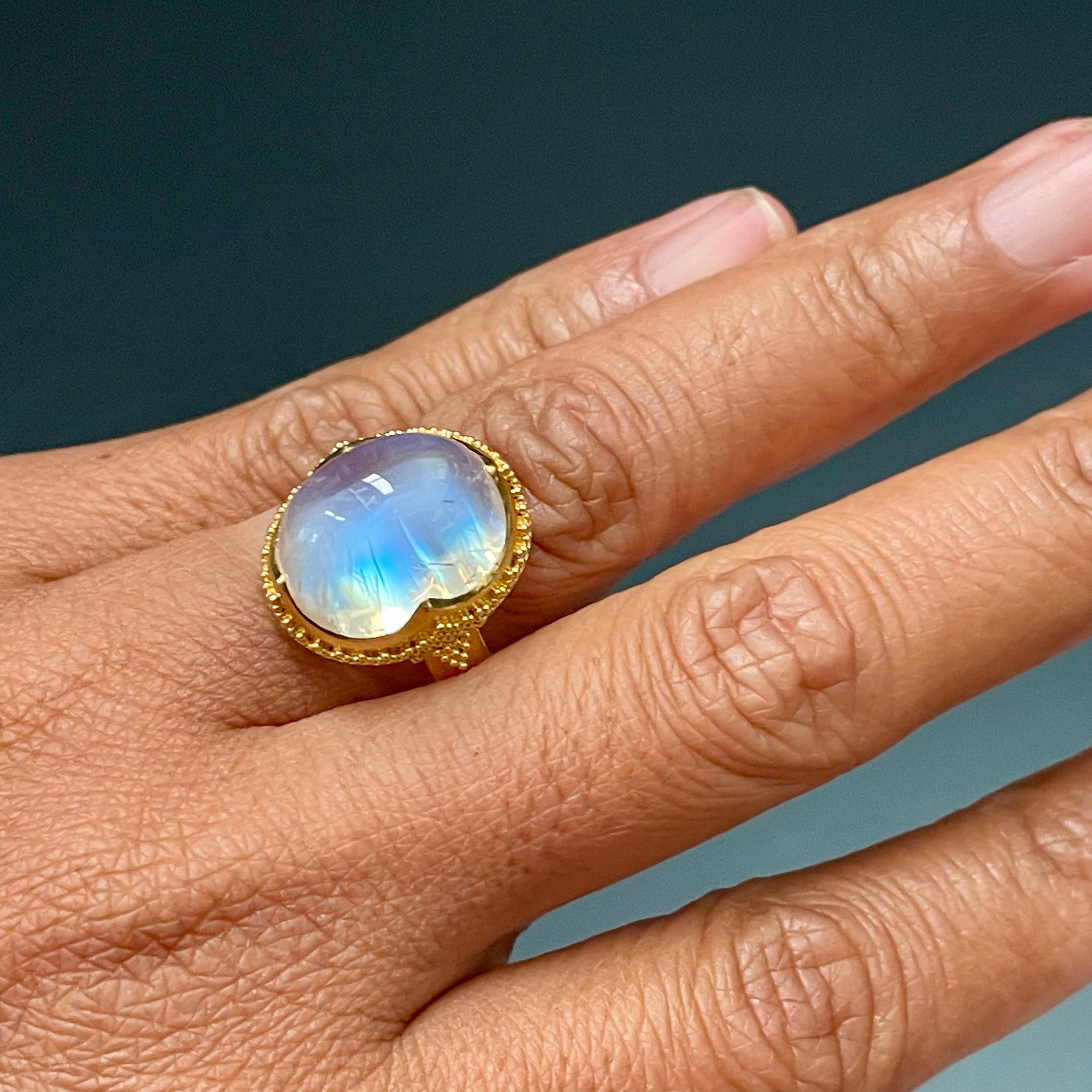 Steven Battelle 18.6 Carat Rainbow Moonstone Ring 22K Gold In New Condition For Sale In Soquel, CA