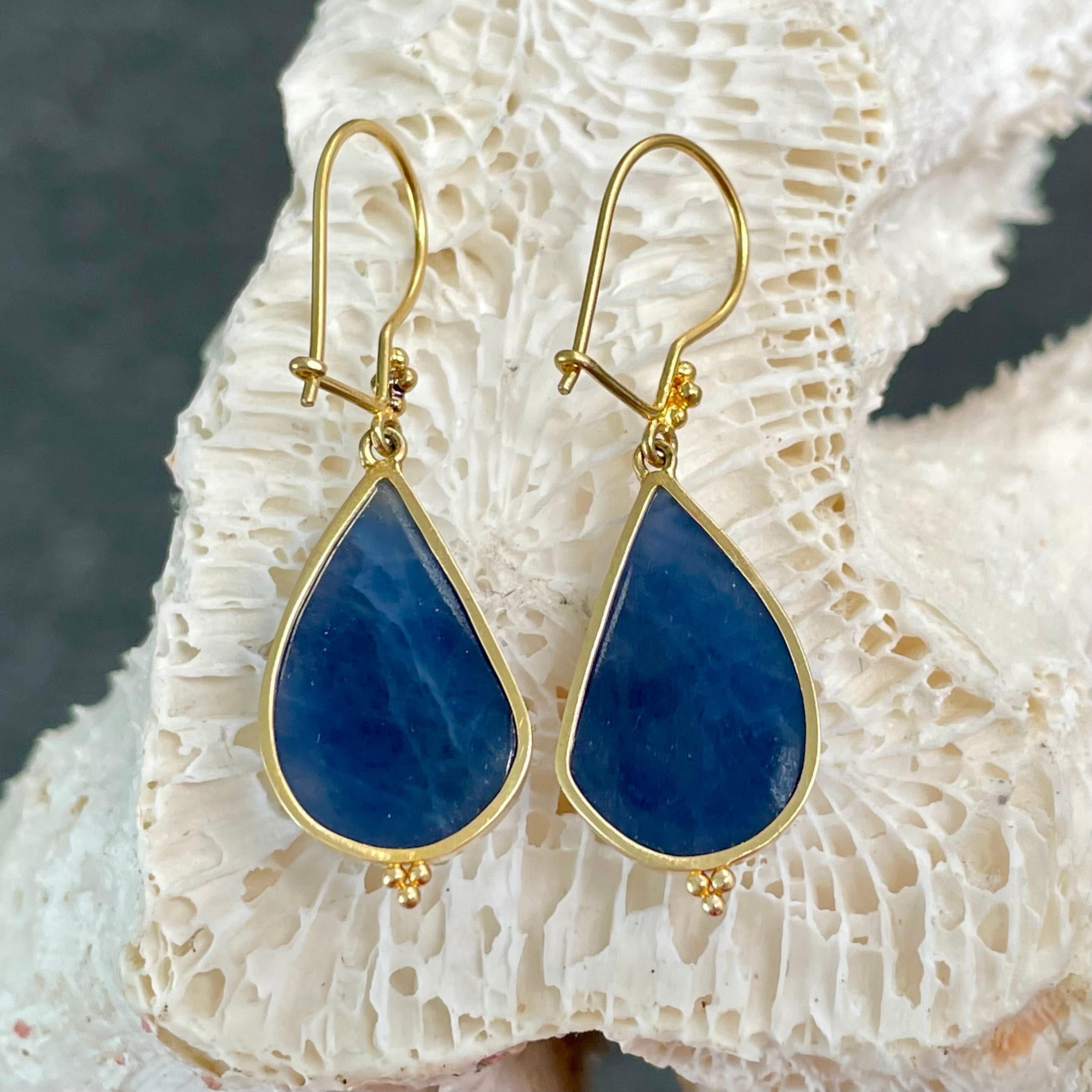 Steven Battelle 18.6 Carats Blue Sapphire 18K Gold Wire Earrings In New Condition For Sale In Soquel, CA