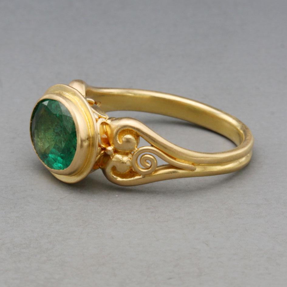 Steven Battelle 1.9 Carat Emerald 18K Gold Ring In New Condition For Sale In Soquel, CA