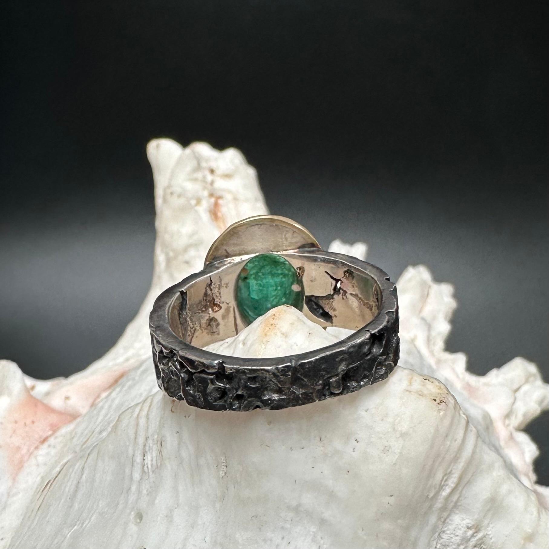 Steven Battelle 1,9 Karat Smaragd Oxidierter Sterling 18K Goldring im Angebot 8