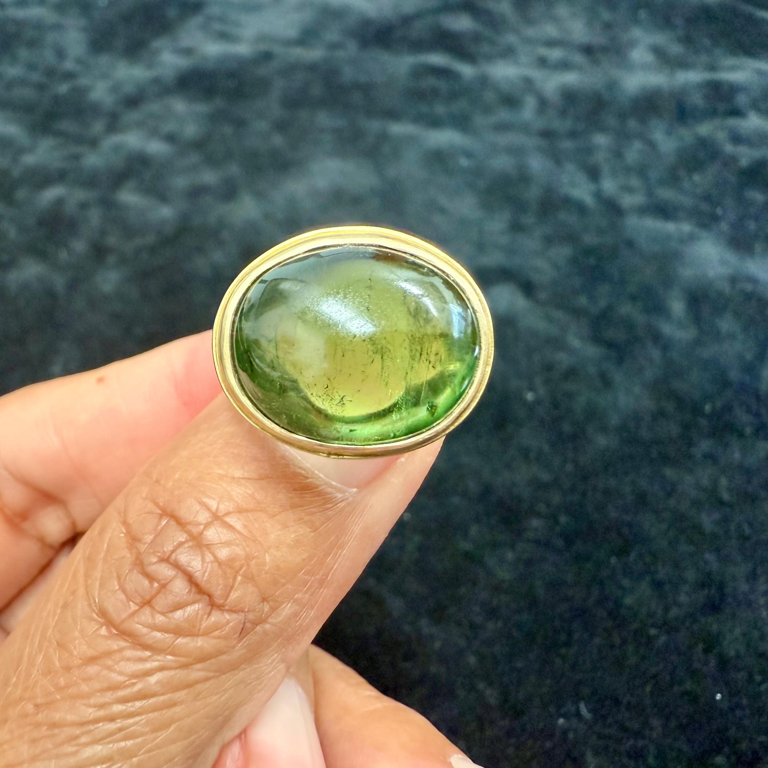 Steven Battelle 19.0 Carats Cabochon de Tourmaline Verte Sterling/18K Gold Ring Neuf - En vente à Soquel, CA
