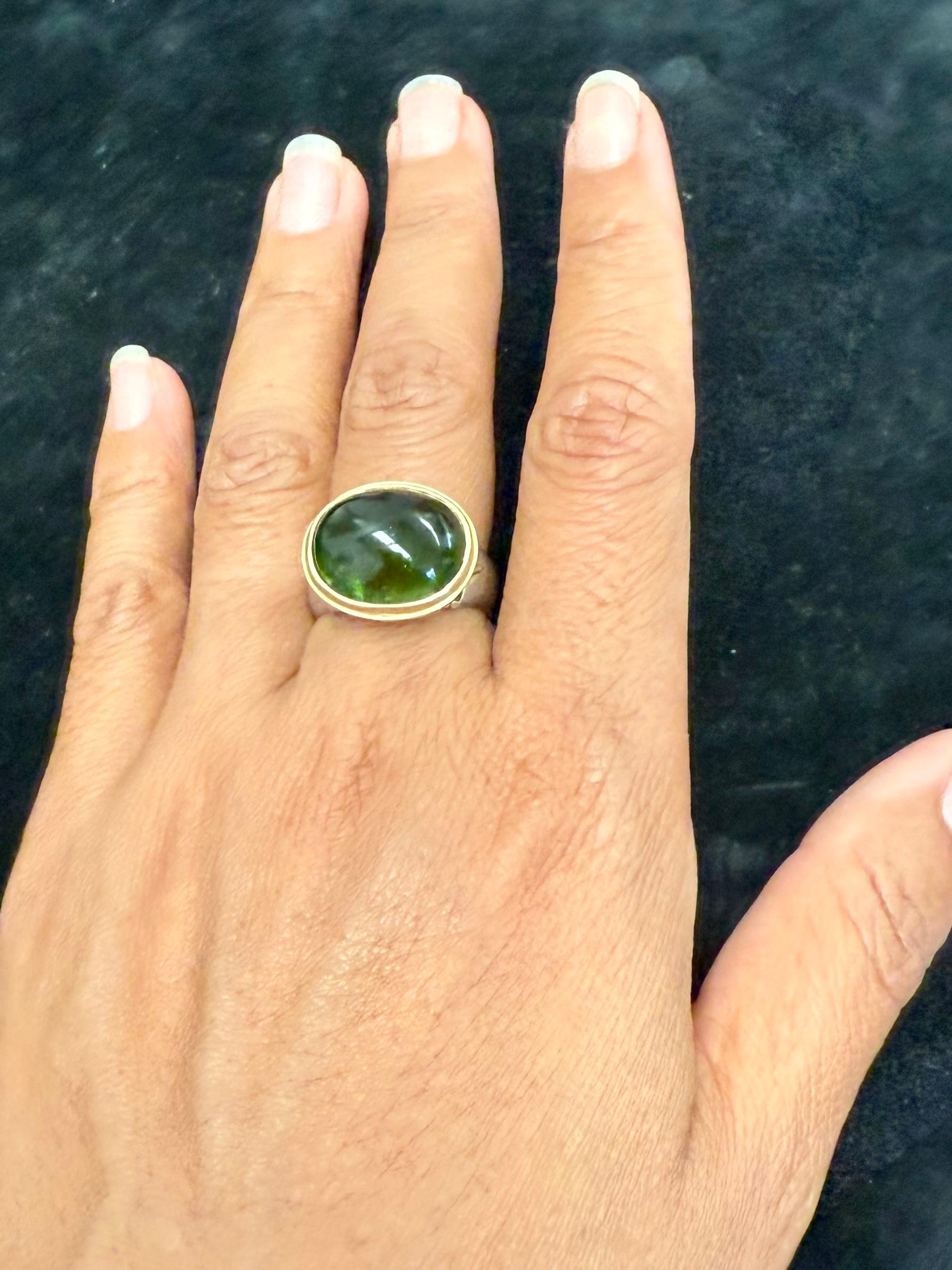 Steven Battelle 19.0 Carats Cabochon de Tourmaline Verte Sterling/18K Gold Ring en vente 1