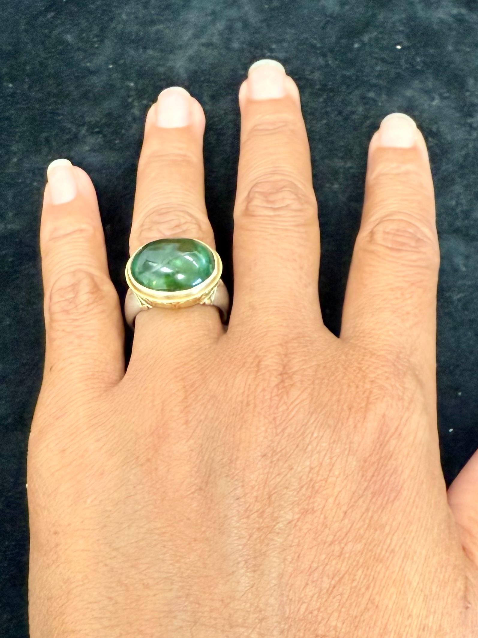 Steven Battelle 19.0 Carats Cabochon de Tourmaline Verte Sterling/18K Gold Ring en vente 2